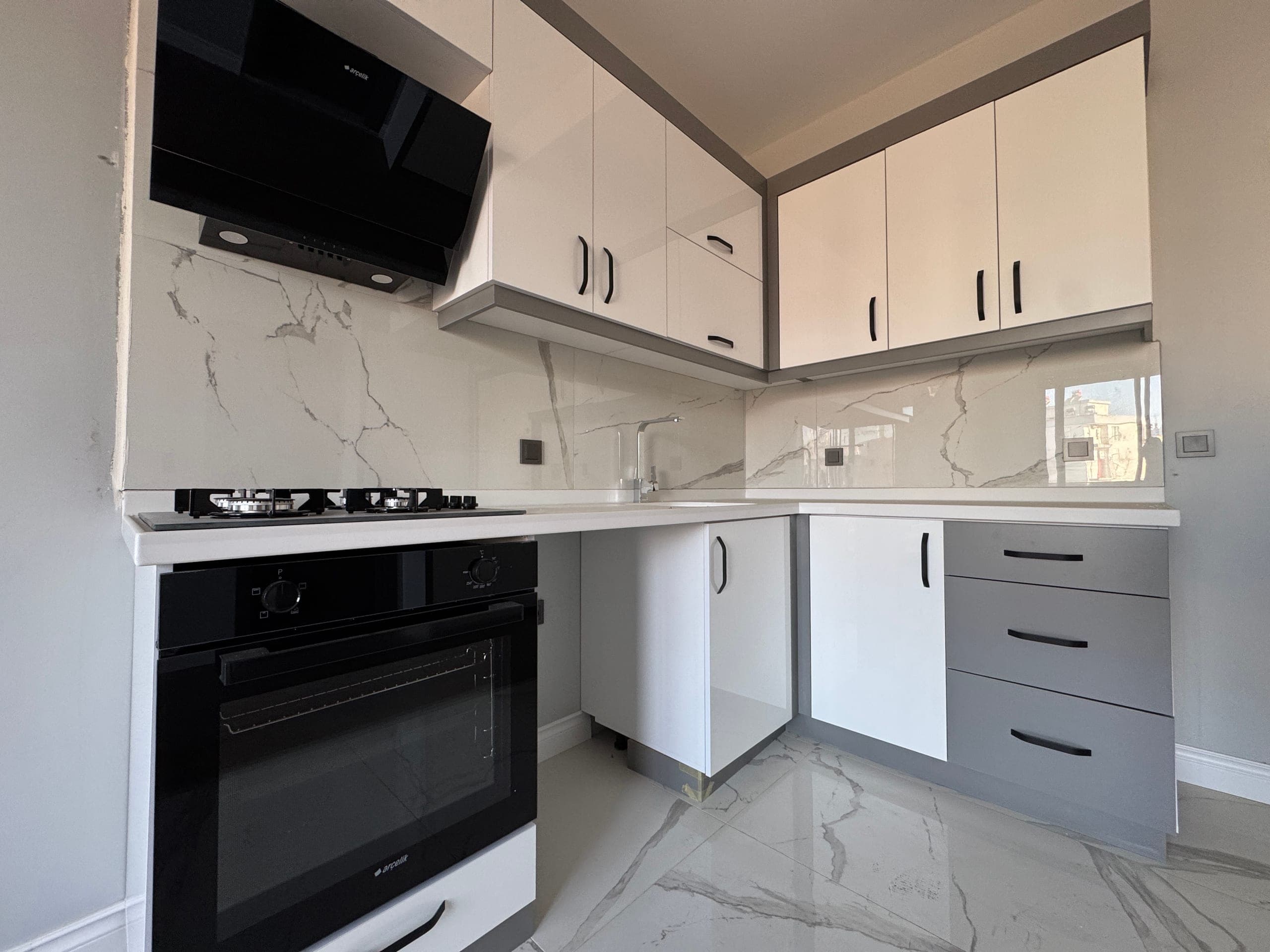 VARSAK AYDOĞMUŞ MH TRAMVAY CADDE ÜZERİ 1+1 SATILIK DAİRE