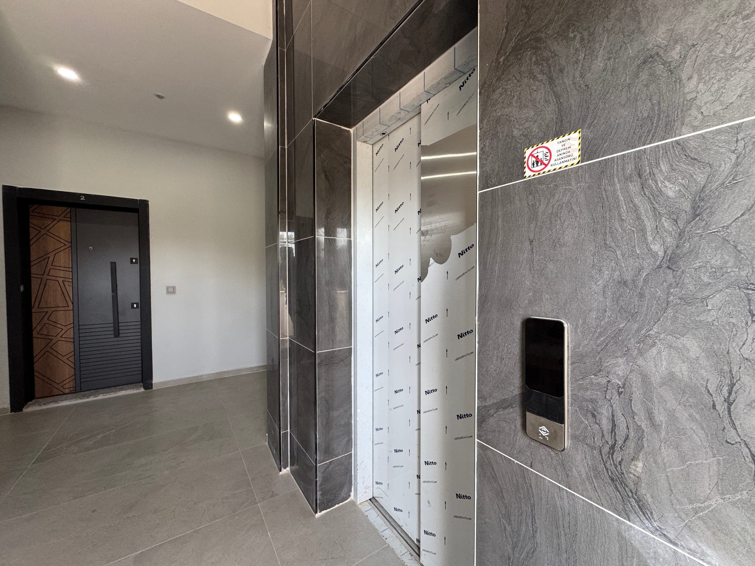 VARSAK AYDOĞMUŞ MH TRAMVAY CADDE ÜZERİ 1+1 SATILIK DAİRE