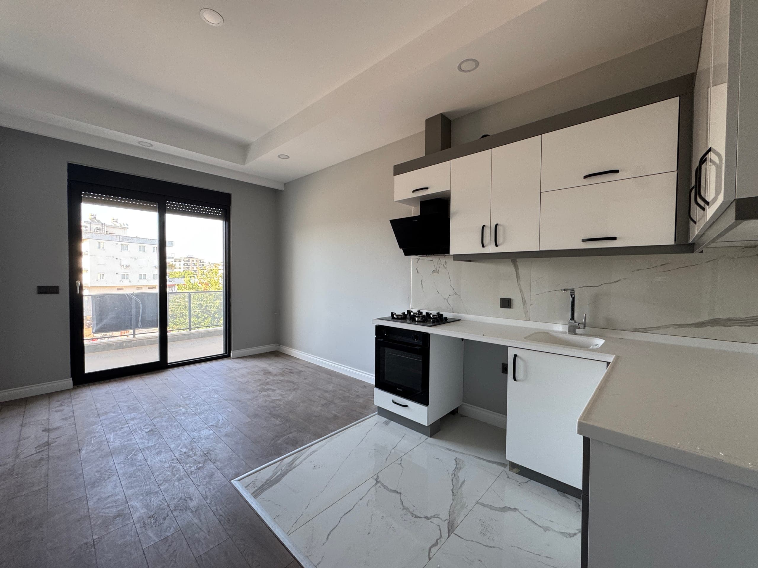 VARSAK AYDOĞMUŞ MH TRAMVAY CADDE ÜZERİ 1+1 SATILIK DAİRE