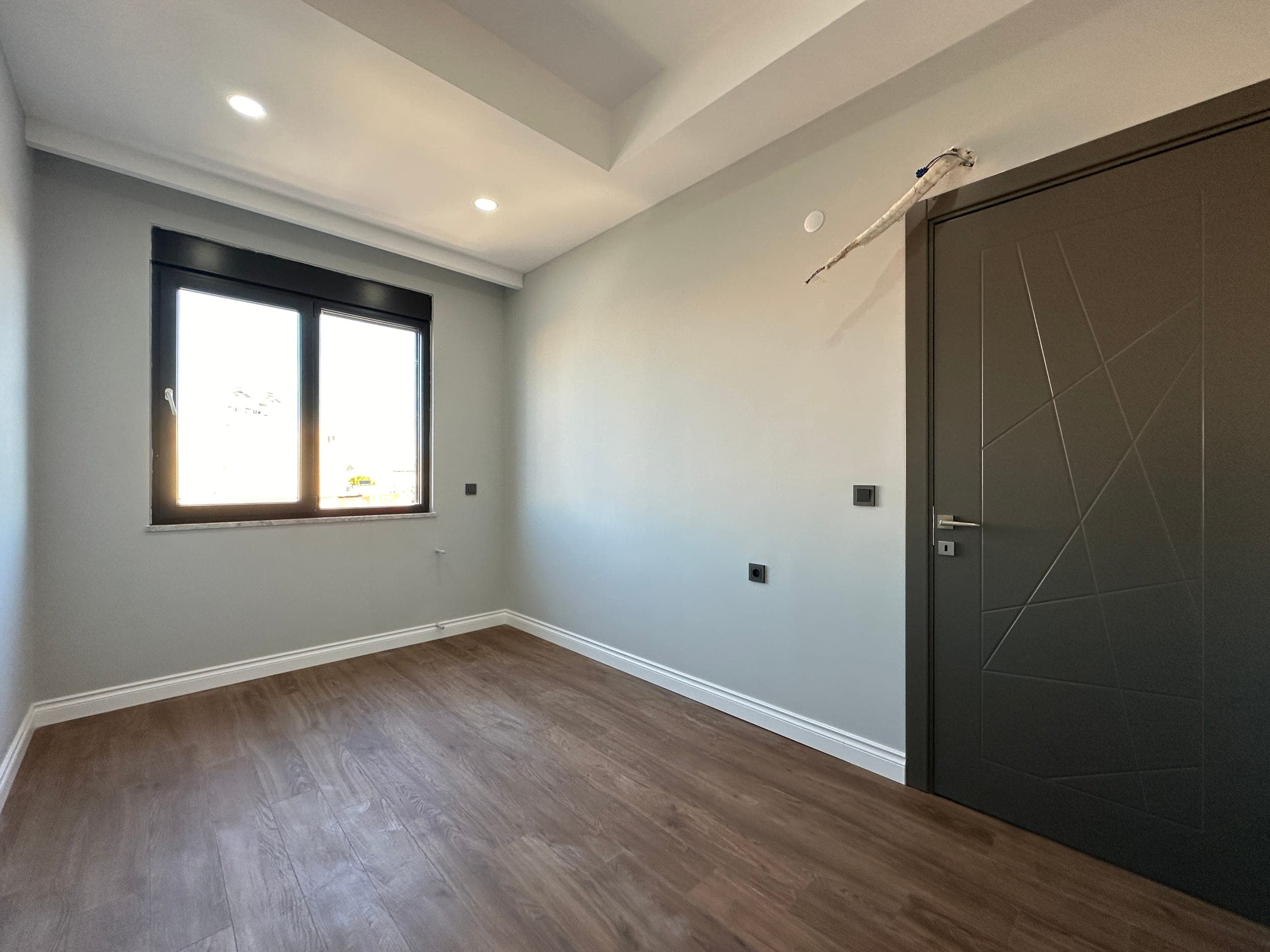 VARSAK AYDOĞMUŞ MH TRAMVAY CADDE ÜZERİ 1+1 SATILIK DAİRE