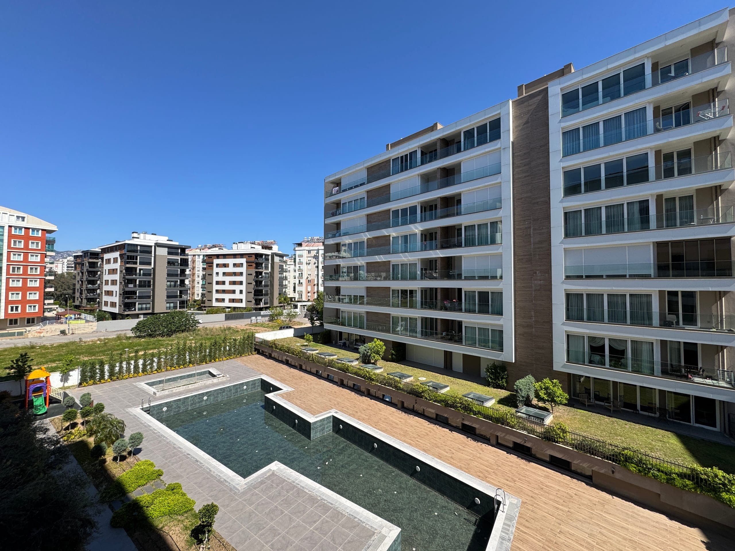 KONYAALTI UNCALI MH PARK ORION SİTESİ SATILIK ARAKAT 3+1 DAİRE