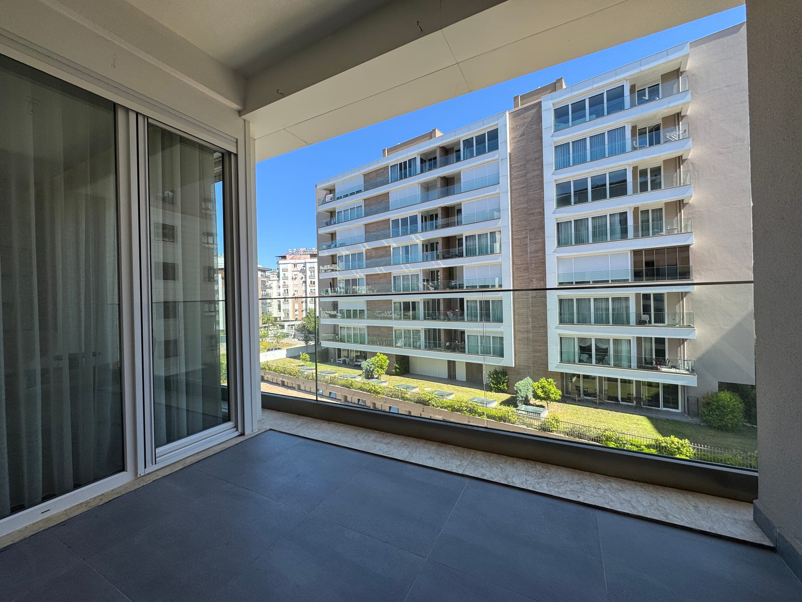 KONYAALTI UNCALI MH PARK ORION SİTESİ SATILIK ARAKAT 3+1 DAİRE