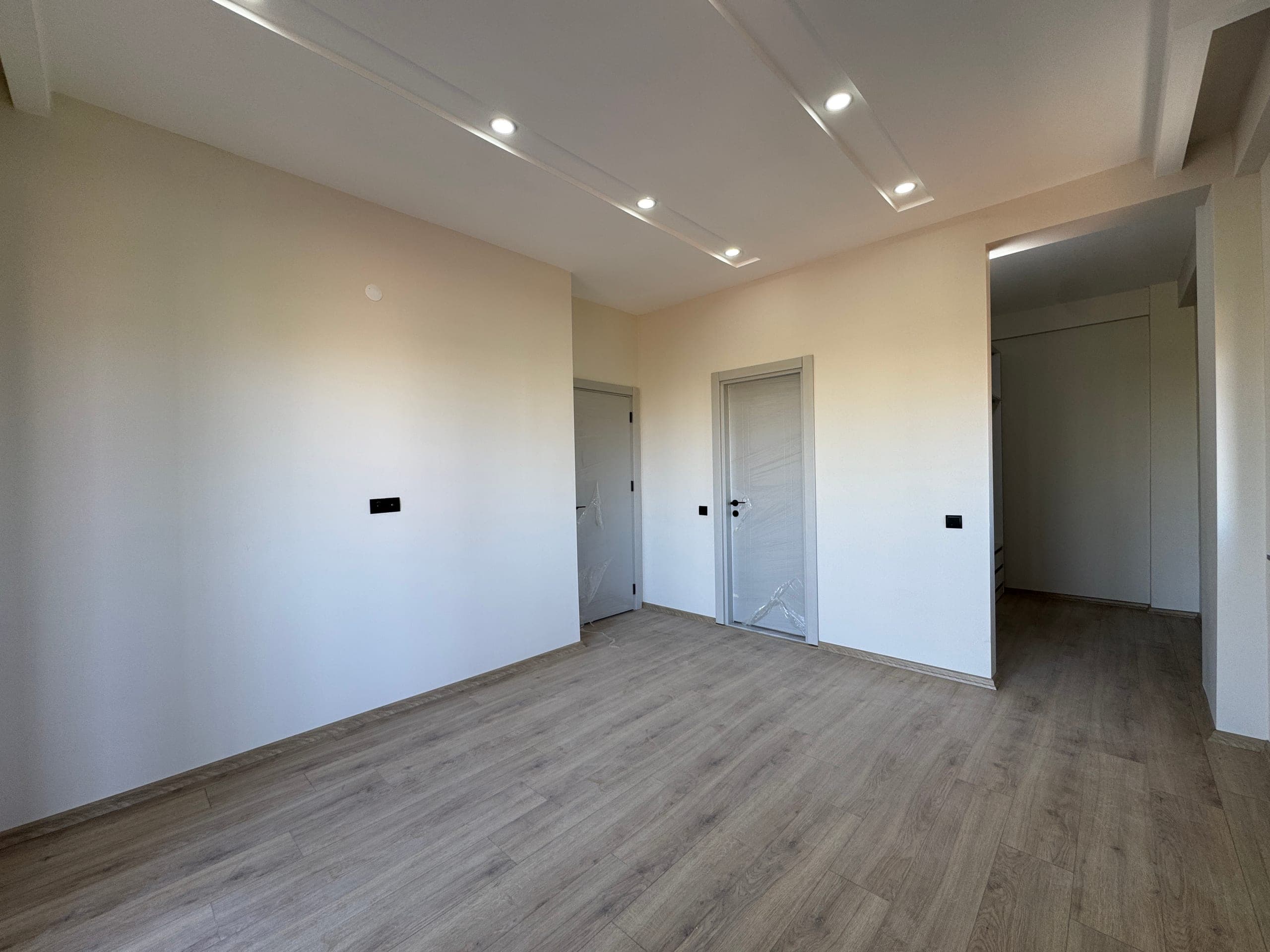 DÖŞEMEALTI BAHÇEYAKA MH 3+1 SATILIK KATTA TEK DAİRE ÜZERİ