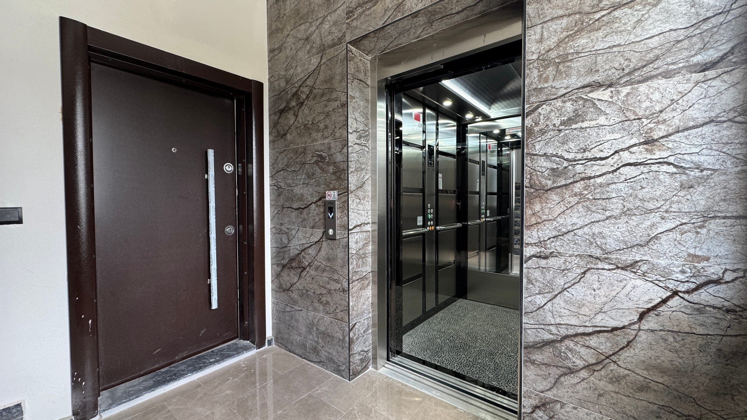 DÖŞEMEALTI BAHÇEYAKA MH 3+1 SATILIK KATTA TEK DAİRE ÜZERİ