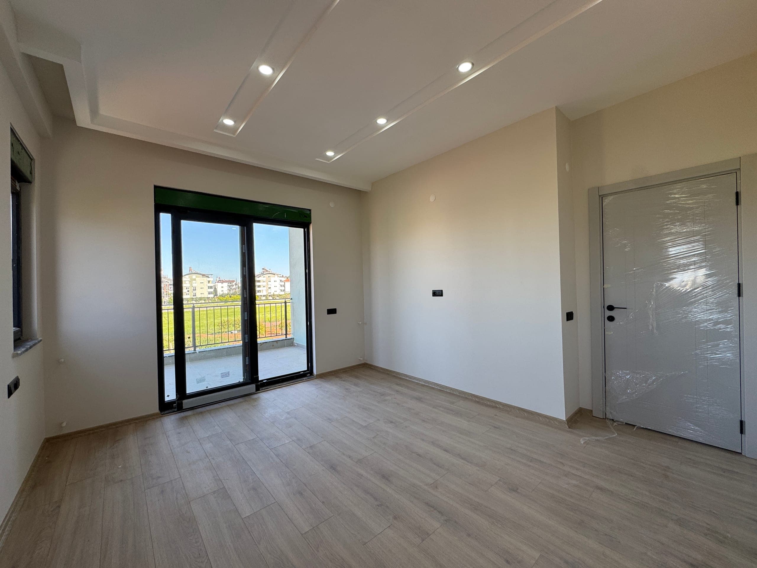 DÖŞEMEALTI BAHÇEYAKA MH 3+1 SATILIK KATTA TEK DAİRE ÜZERİ