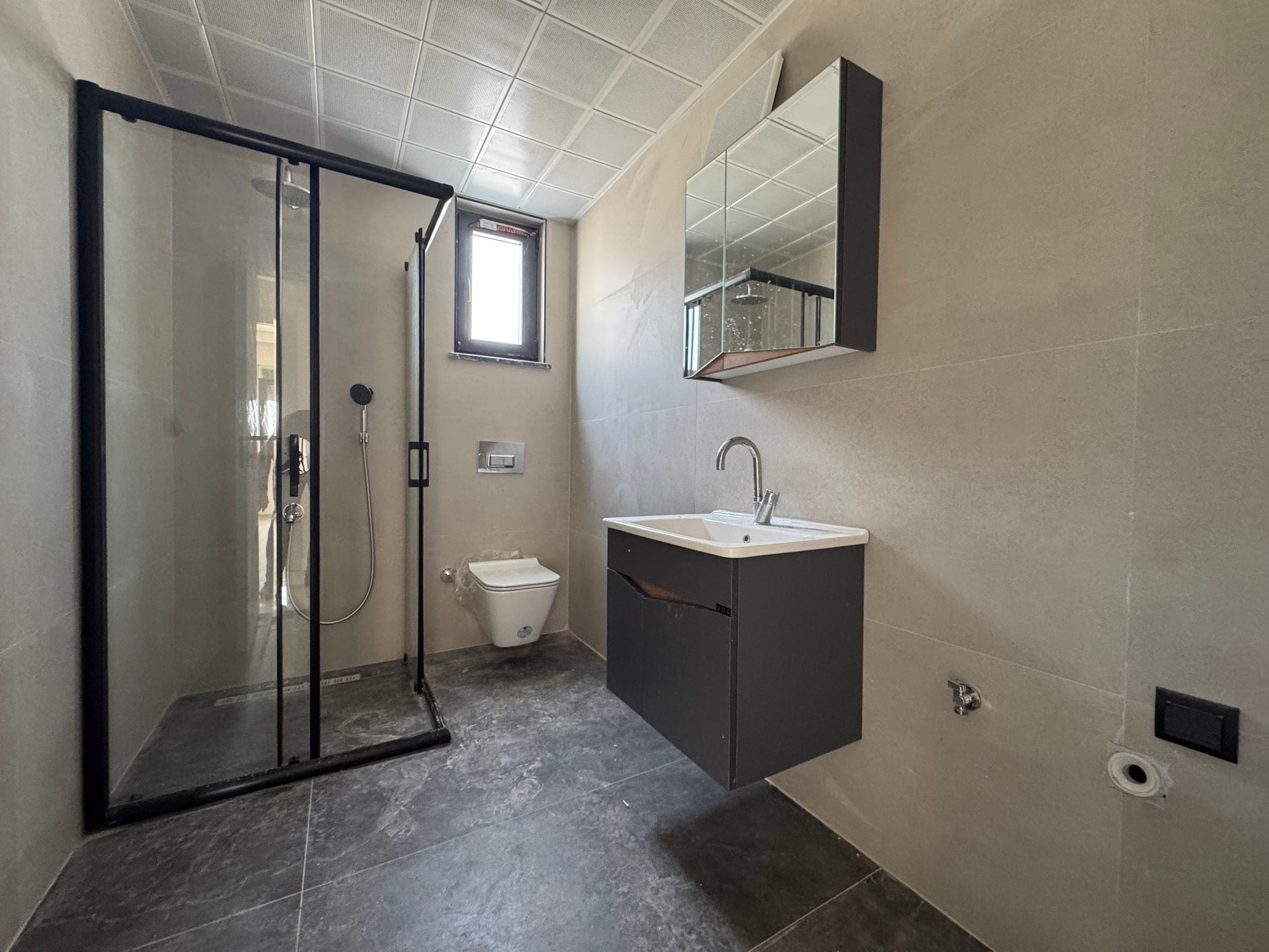 DÖŞEMEALTI BAHÇEYAKA MH 3+1 SATILIK KATTA TEK DAİRE ÜZERİ