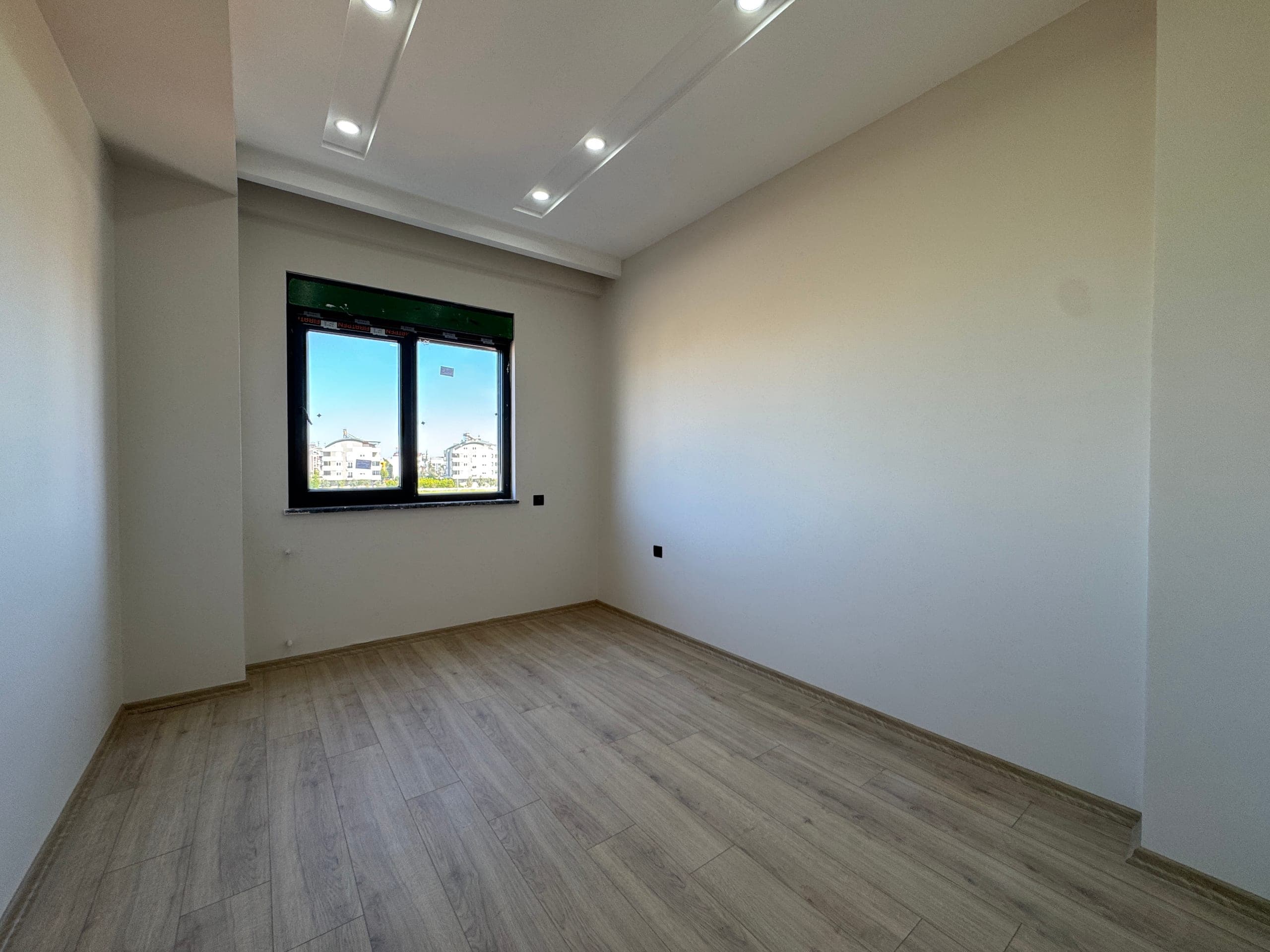 DÖŞEMEALTI BAHÇEYAKA MH 3+1 SATILIK KATTA TEK DAİRE ÜZERİ