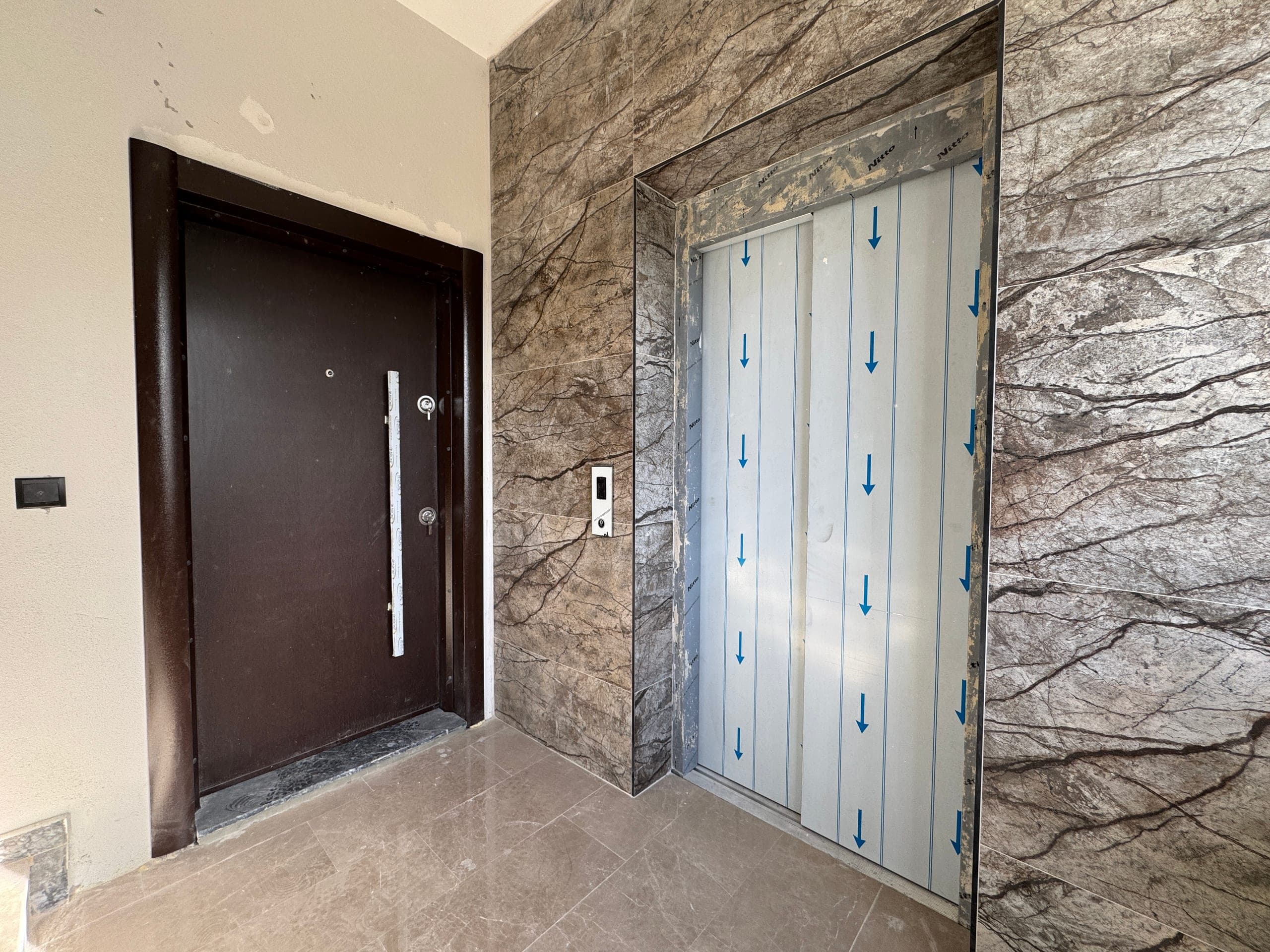 DÖŞEMEALTI BAHÇEYAKA MH 3+1 SATILIK KATTA TEK DAİRE ÜZERİ