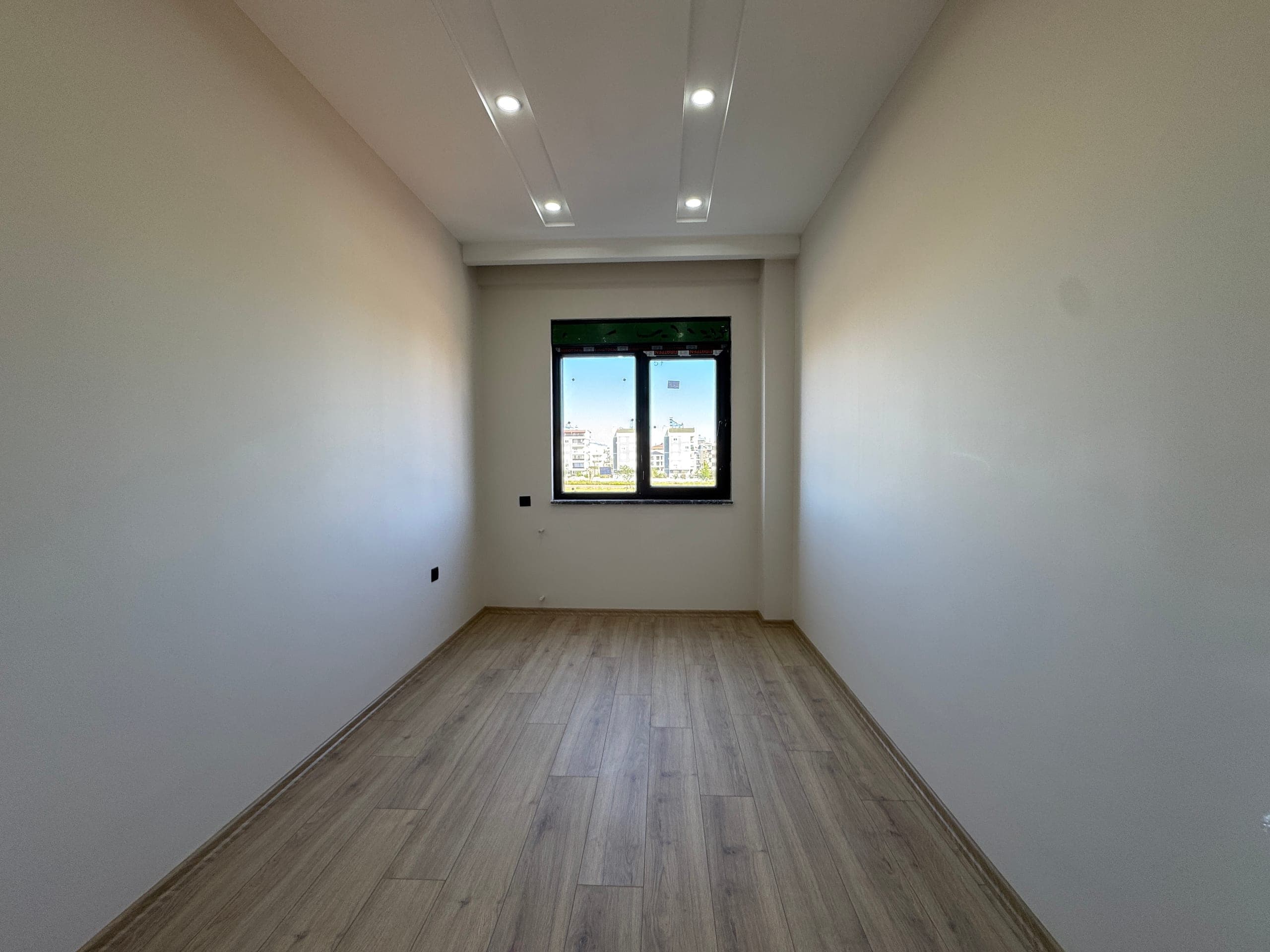 DÖŞEMEALTI BAHÇEYAKA MH 3+1 SATILIK KATTA TEK DAİRE ÜZERİ
