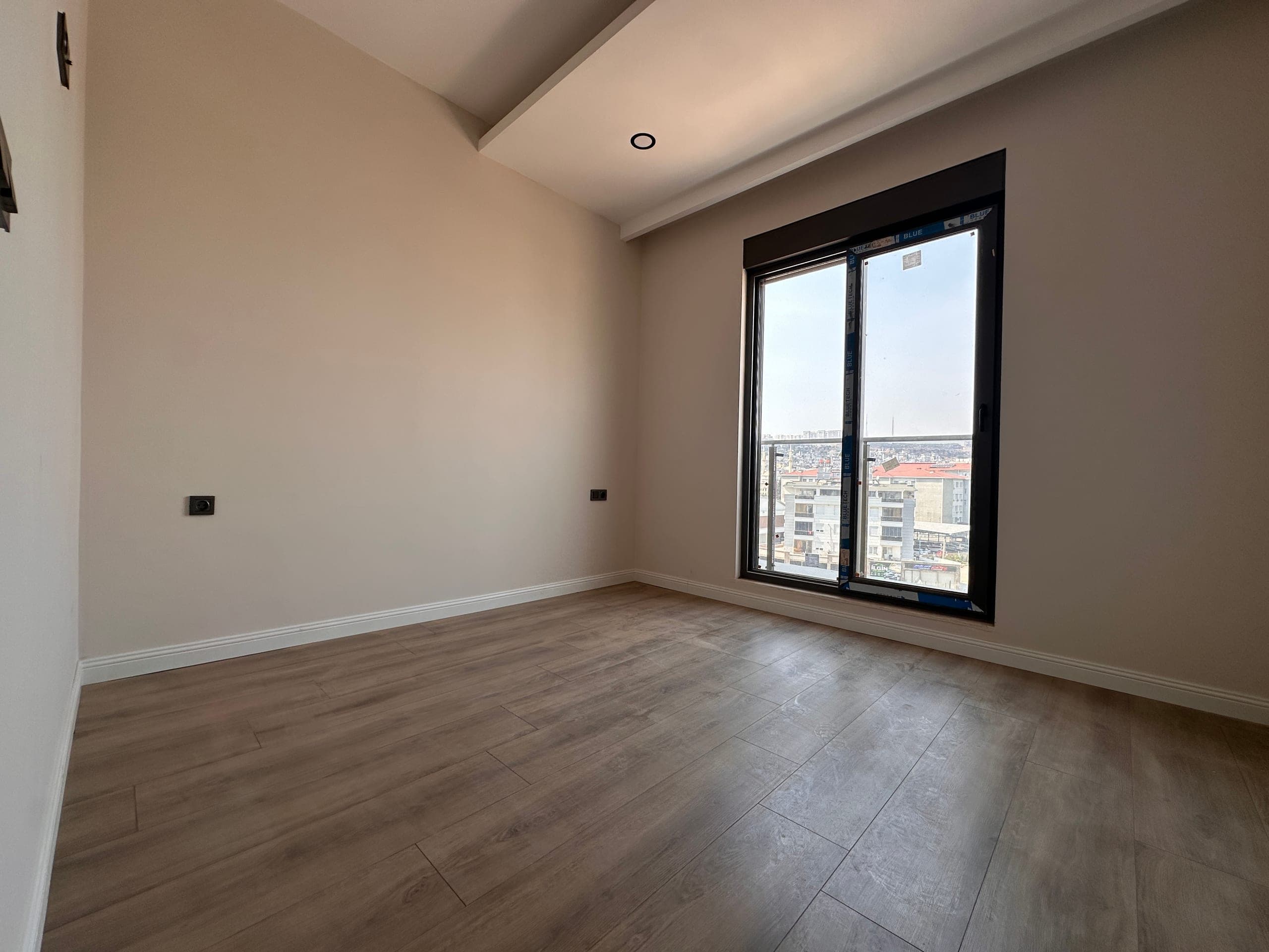 NEFES MODA'DA AÇIK MUTFAK,YERDEN ISITMA 1+1 SATILIK DAİRE