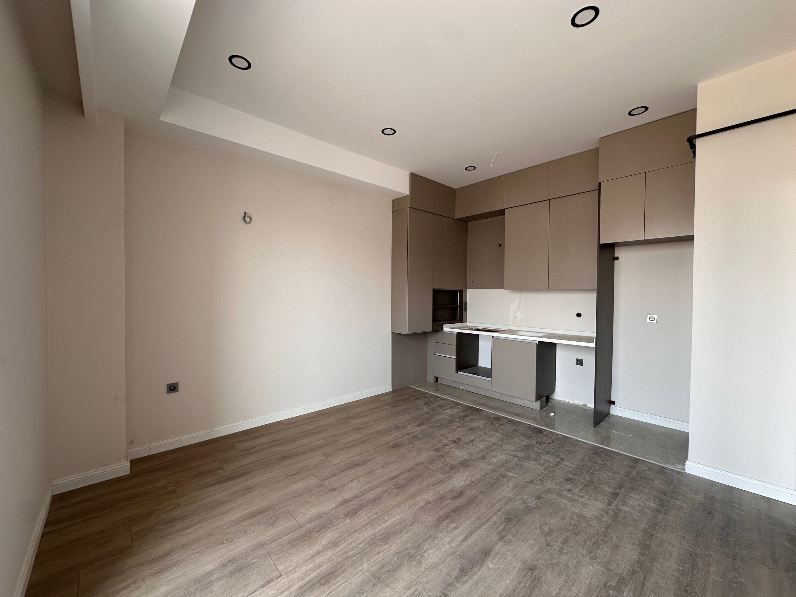 NEFES MODA'DA AÇIK MUTFAK,YERDEN ISITMA 1+1 SATILIK DAİRE