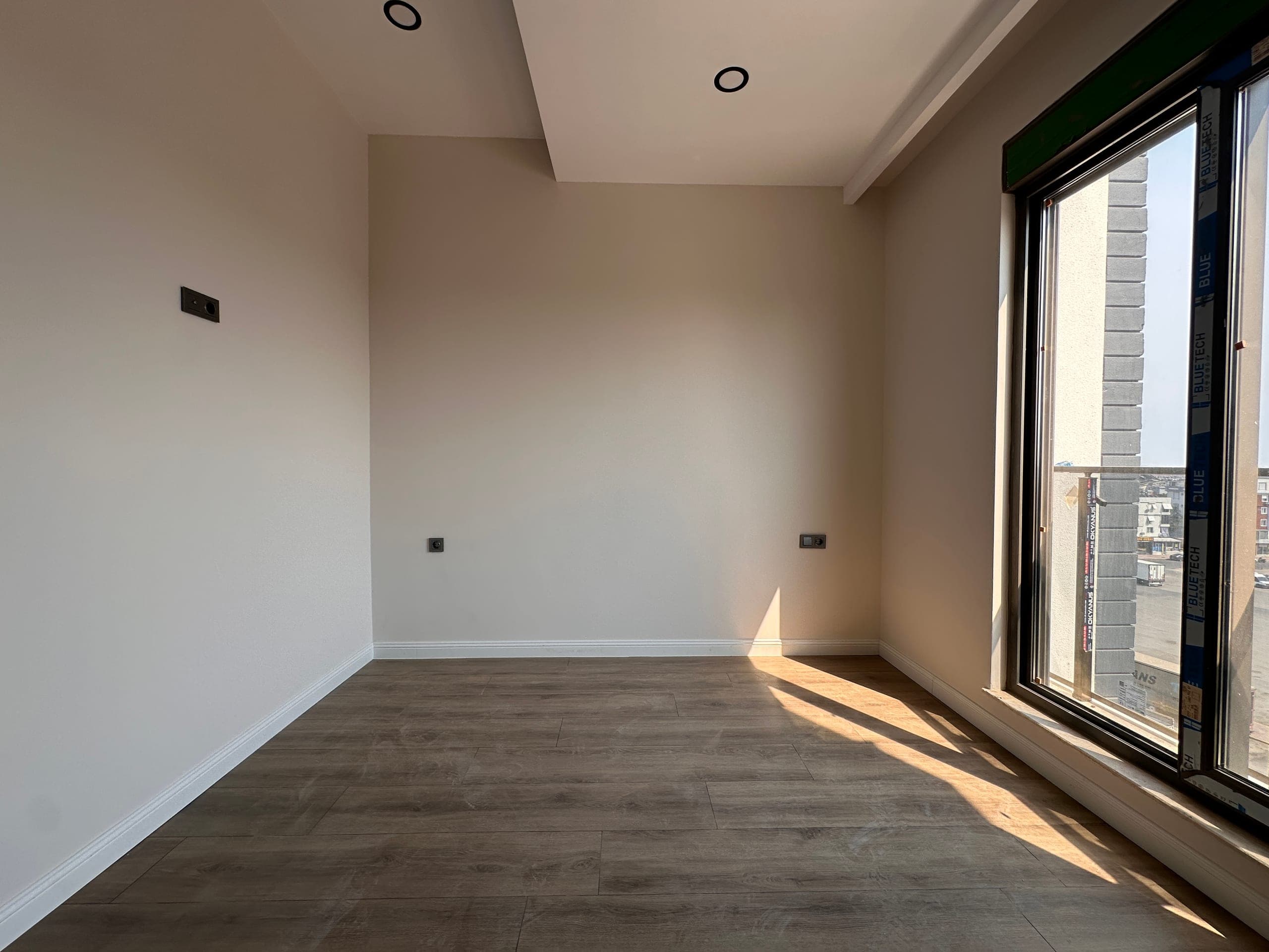 NEFES MODA'DA AÇIK MUTFAK,YERDEN ISITMA 1+1 SATILIK DAİRE