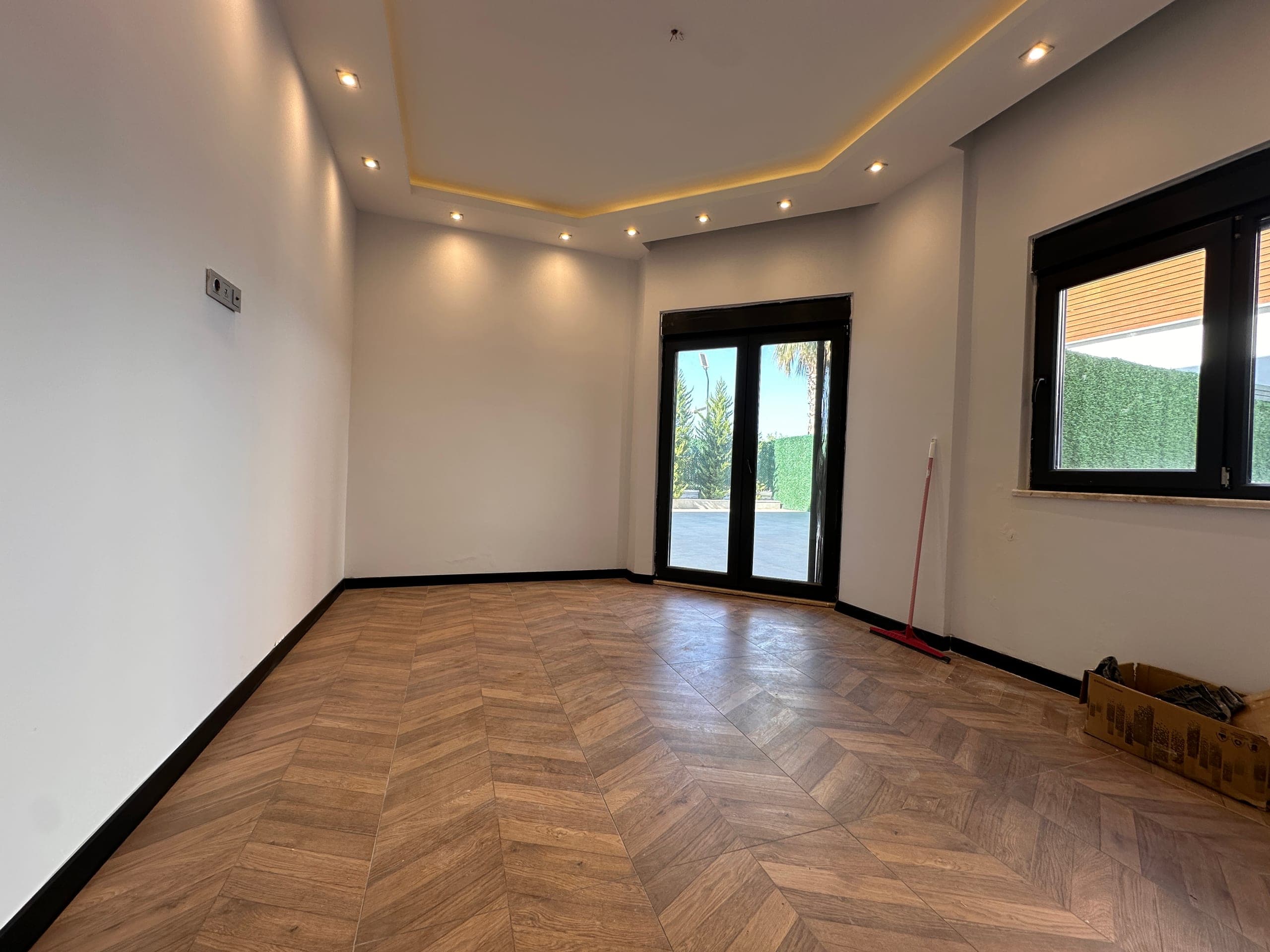 ALTINKALE'DE SİTE İÇERİSİNDE ULTRA LÜKS 5+1 SATILIK VİLLA