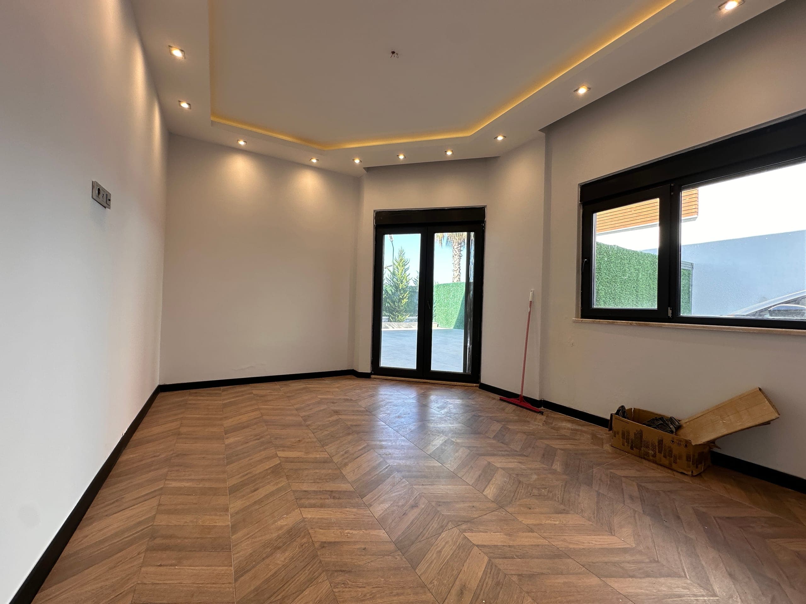 ALTINKALE'DE SİTE İÇERİSİNDE ULTRA LÜKS 5+1 SATILIK VİLLA