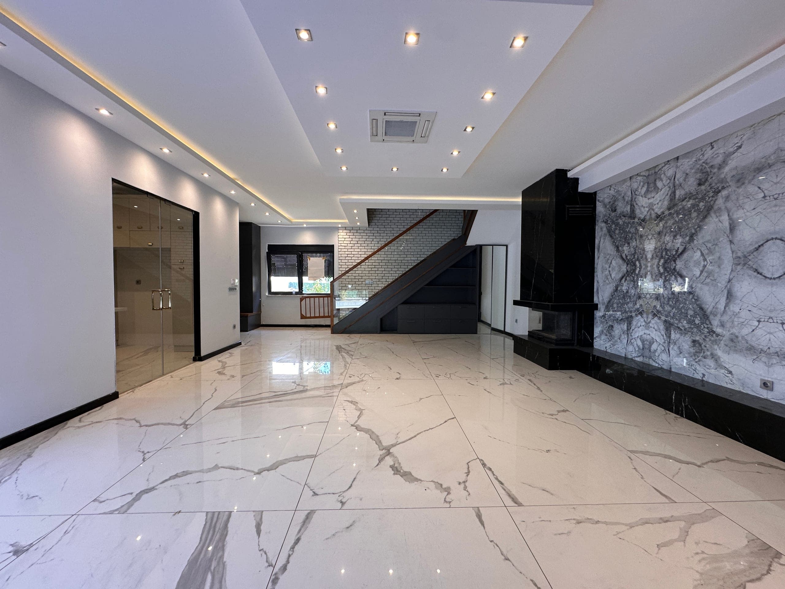 ALTINKALE'DE SİTE İÇERİSİNDE ULTRA LÜKS 5+1 SATILIK VİLLA