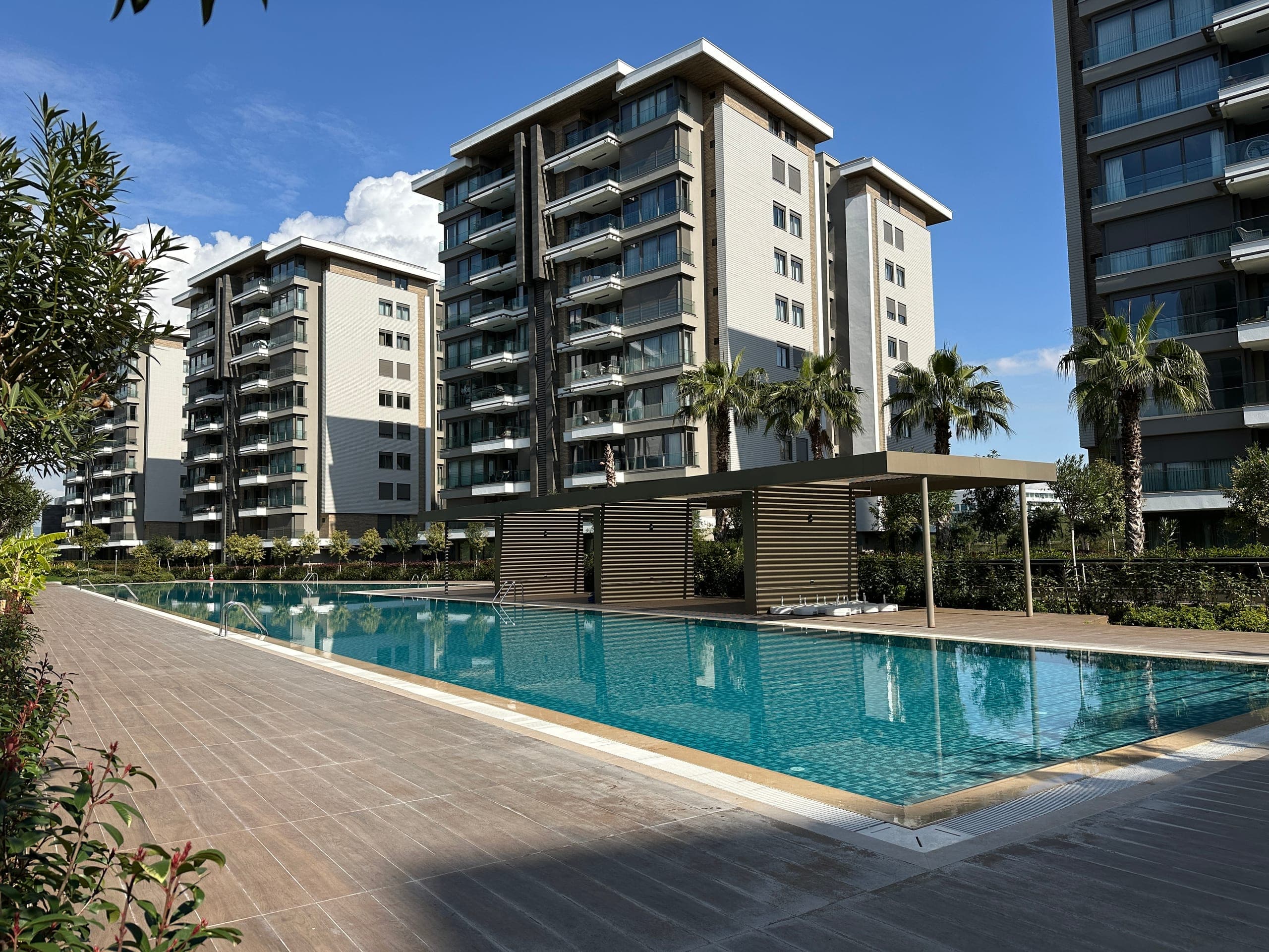 ÖZPINARLAR CASAMAX SİTESİ 2+1 ARAKAT SATILIK DAİRE