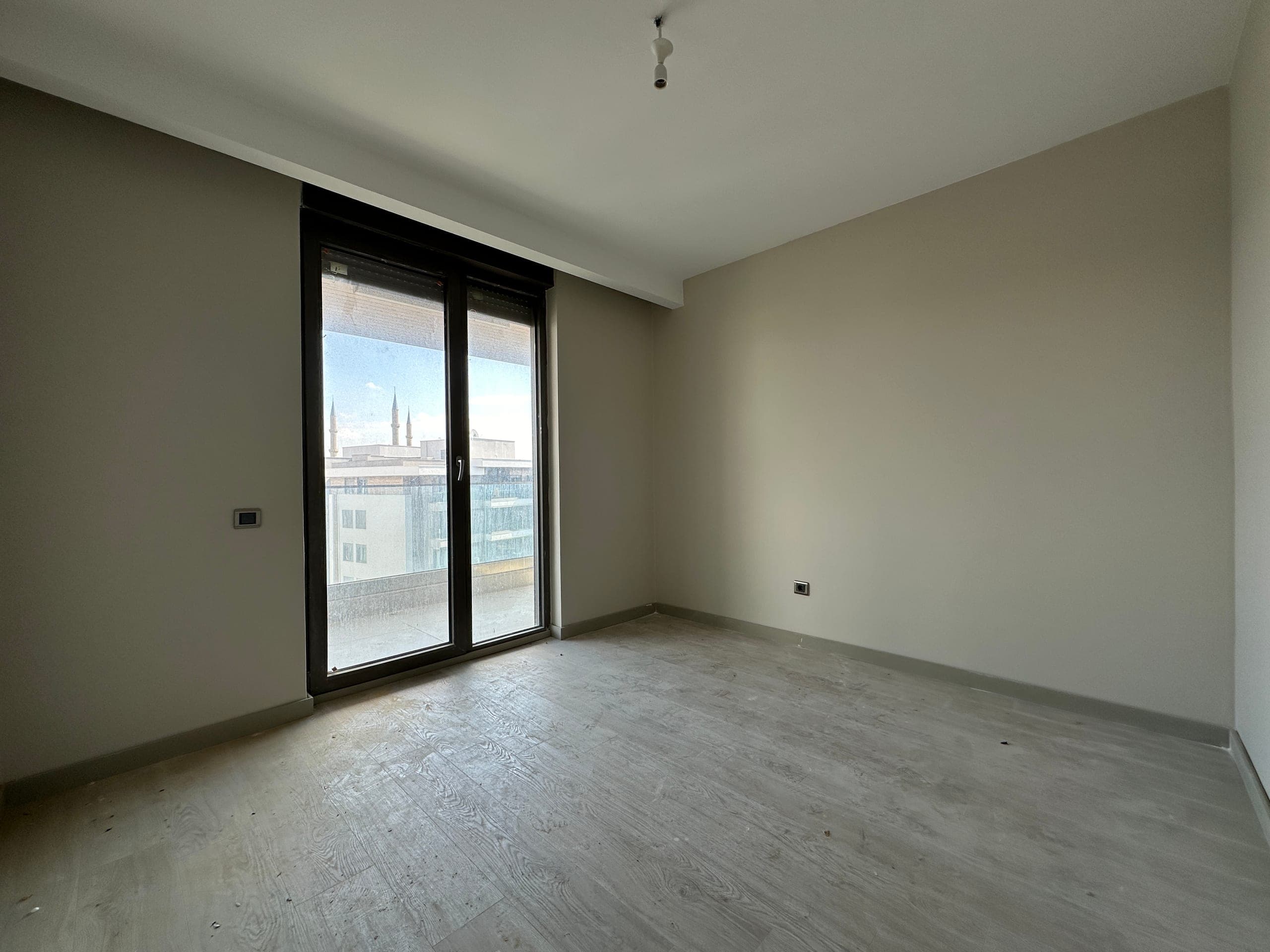 ÖZPINARLAR CASAMAX SİTESİ 2+1 ARAKAT SATILIK DAİRE