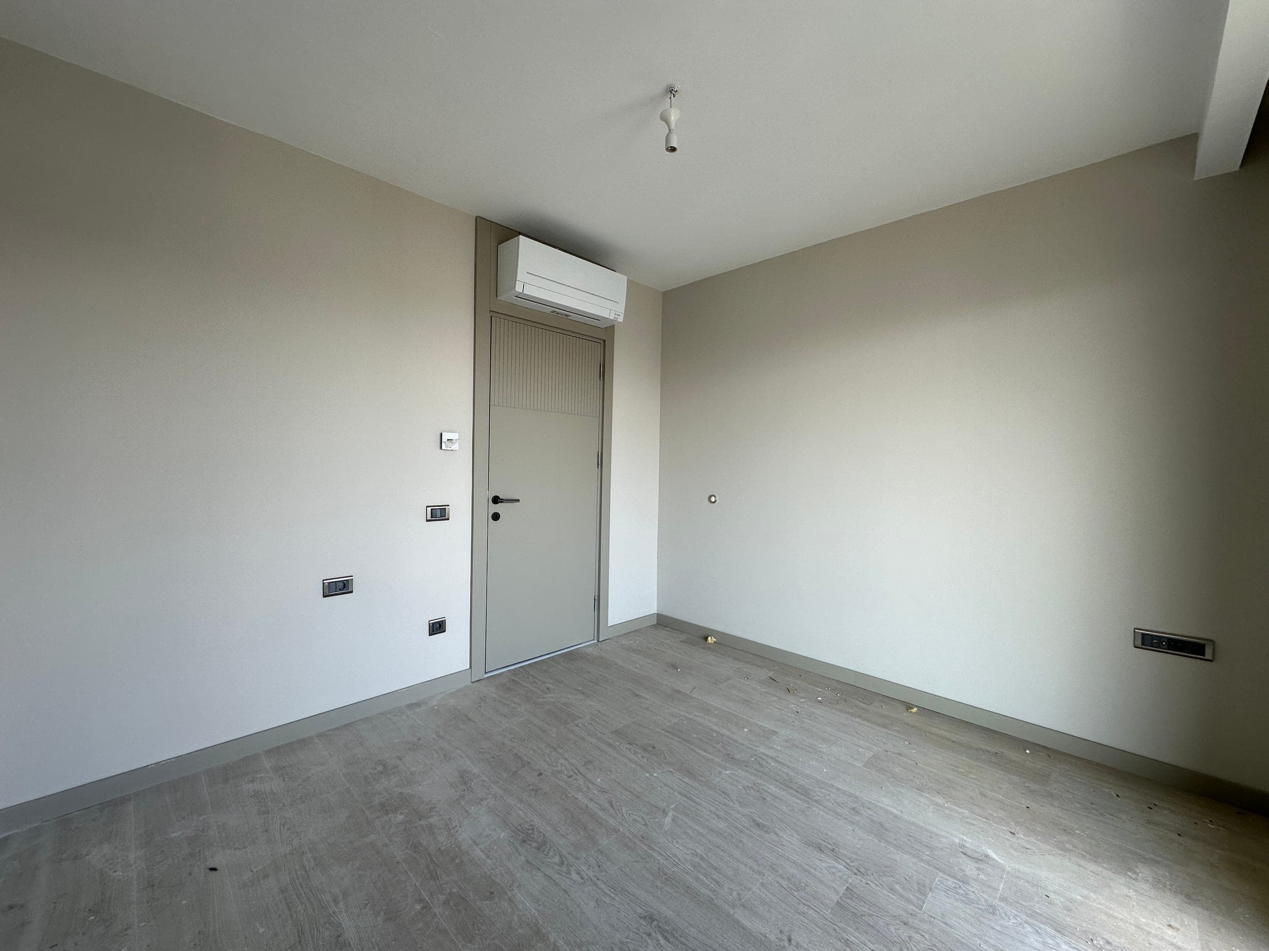ÖZPINARLAR CASAMAX SİTESİ 2+1 ARAKAT SATILIK DAİRE