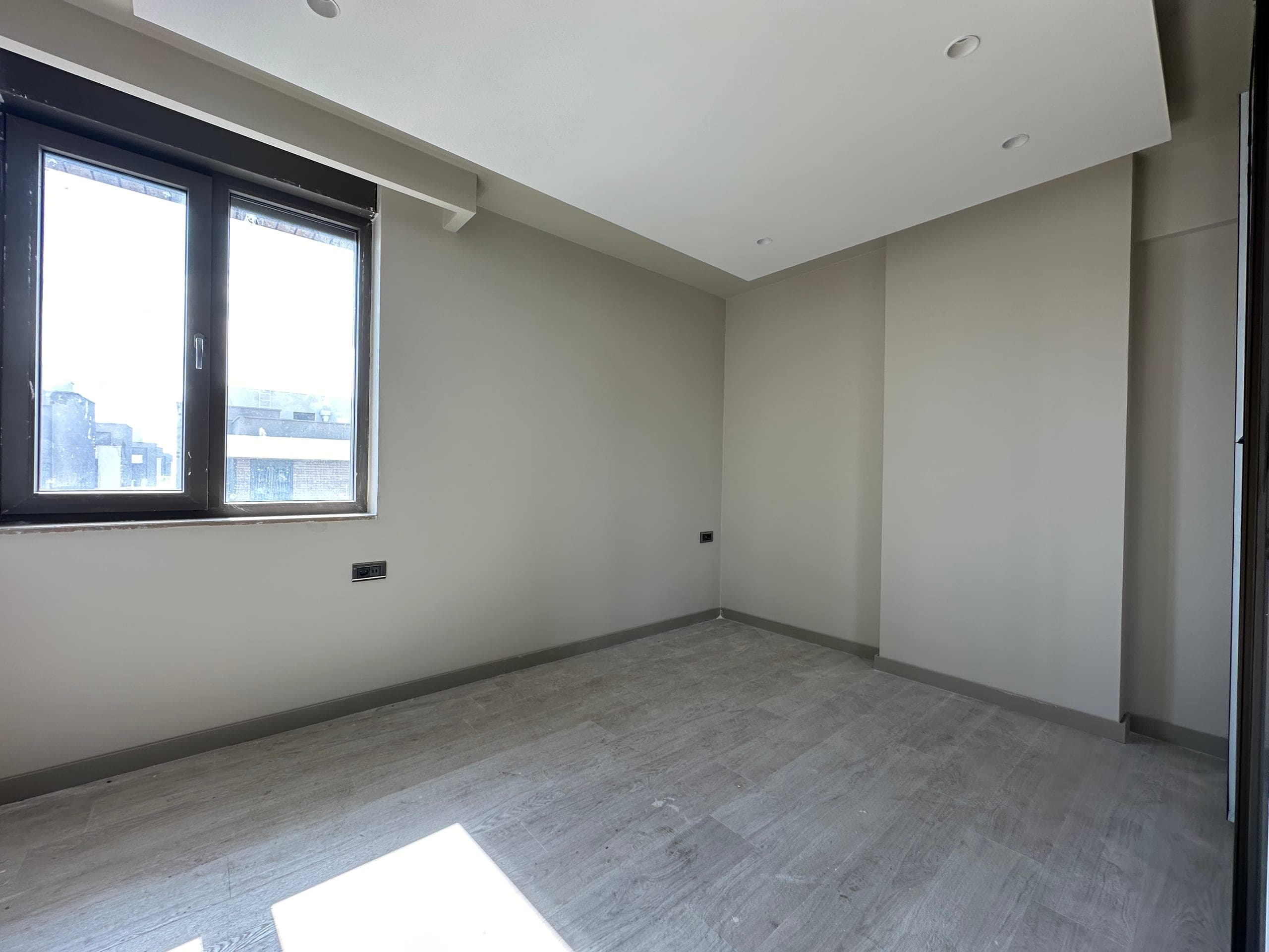 ÖZPINARLAR CASAMAX SİTESİ 2+1 ARAKAT SATILIK DAİRE