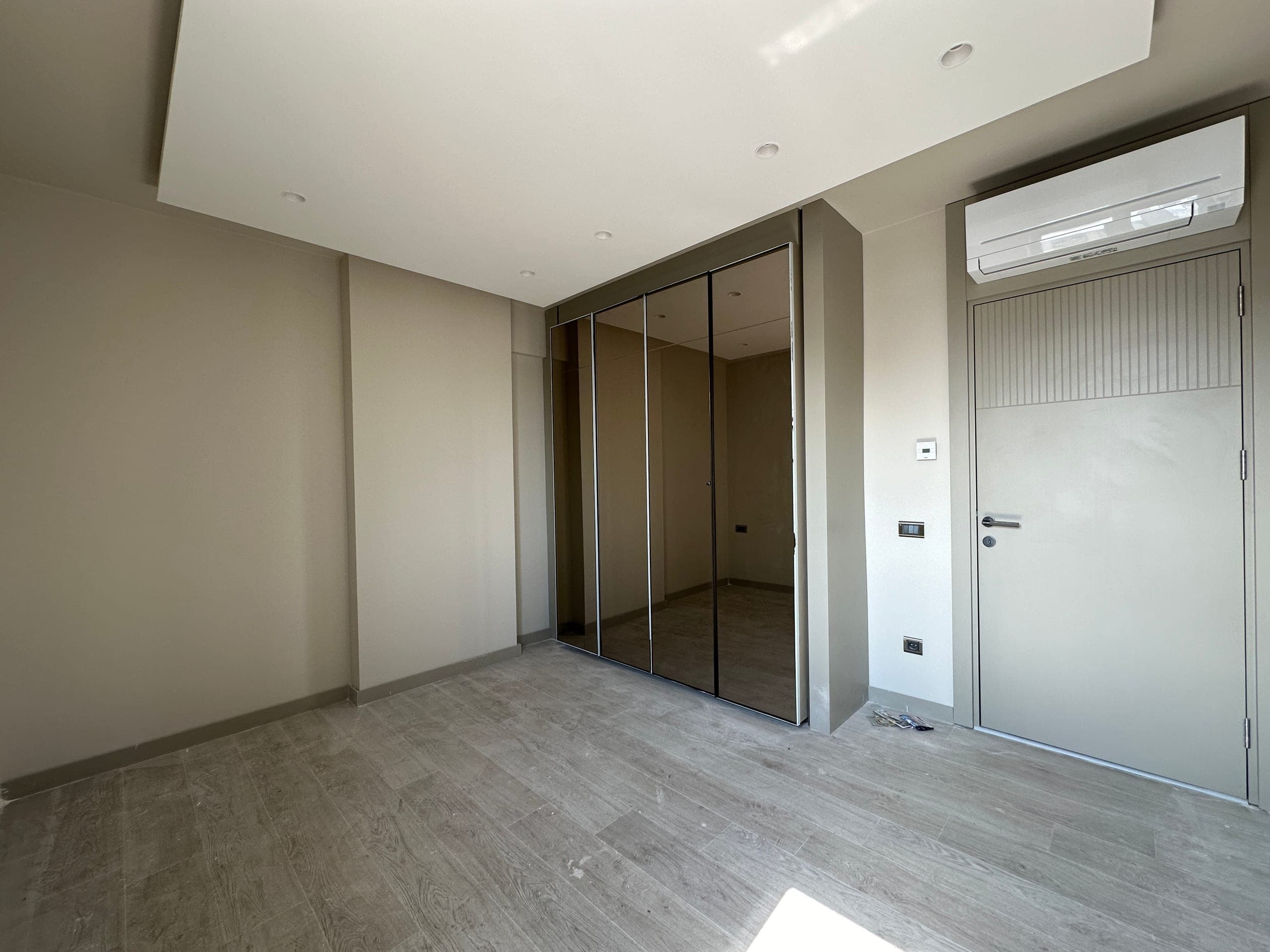 ÖZPINARLAR CASAMAX SİTESİ 2+1 ARAKAT SATILIK DAİRE