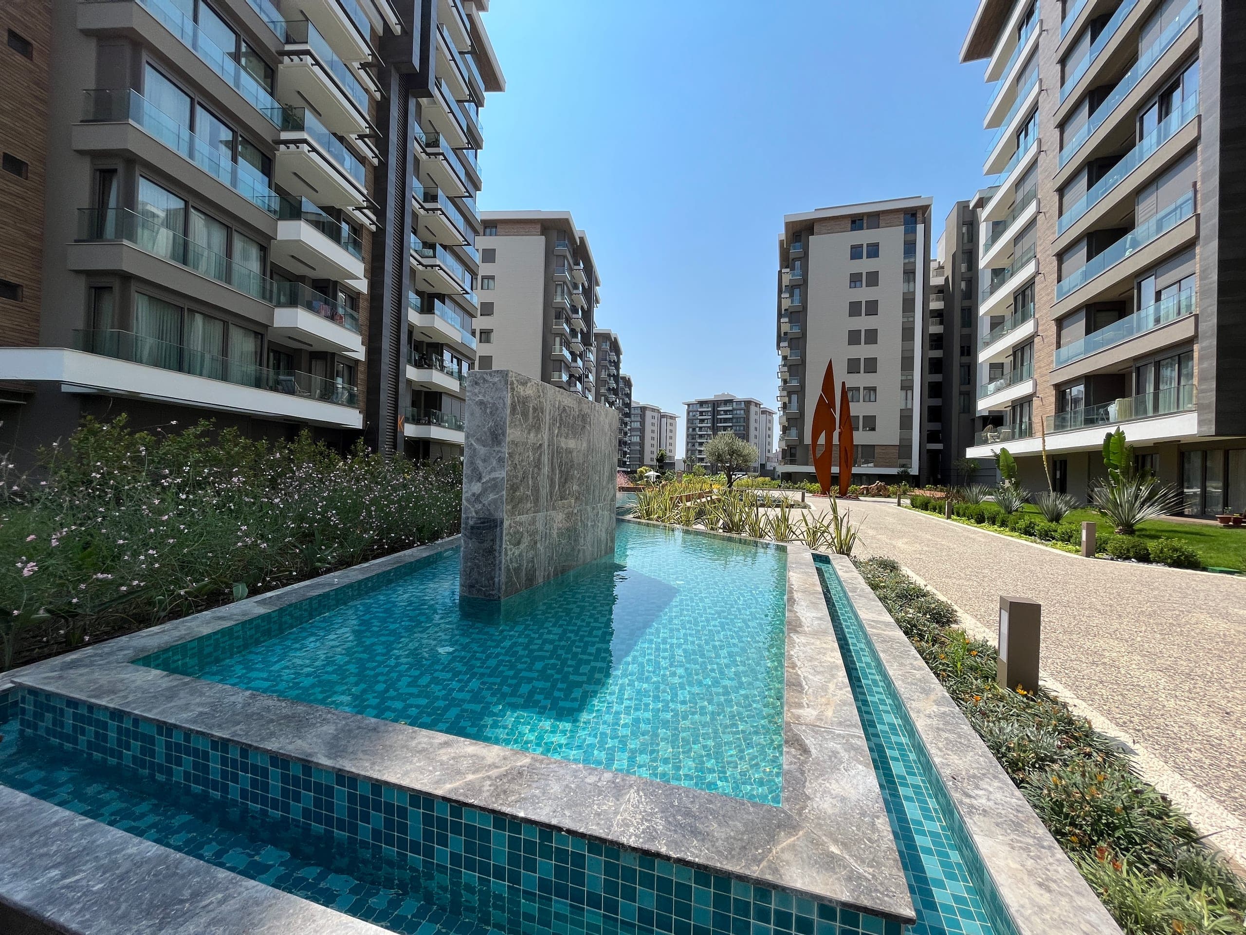 ÖZPINARLAR CASAMAX SİTESİ 2+1 ARAKAT SATILIK DAİRE