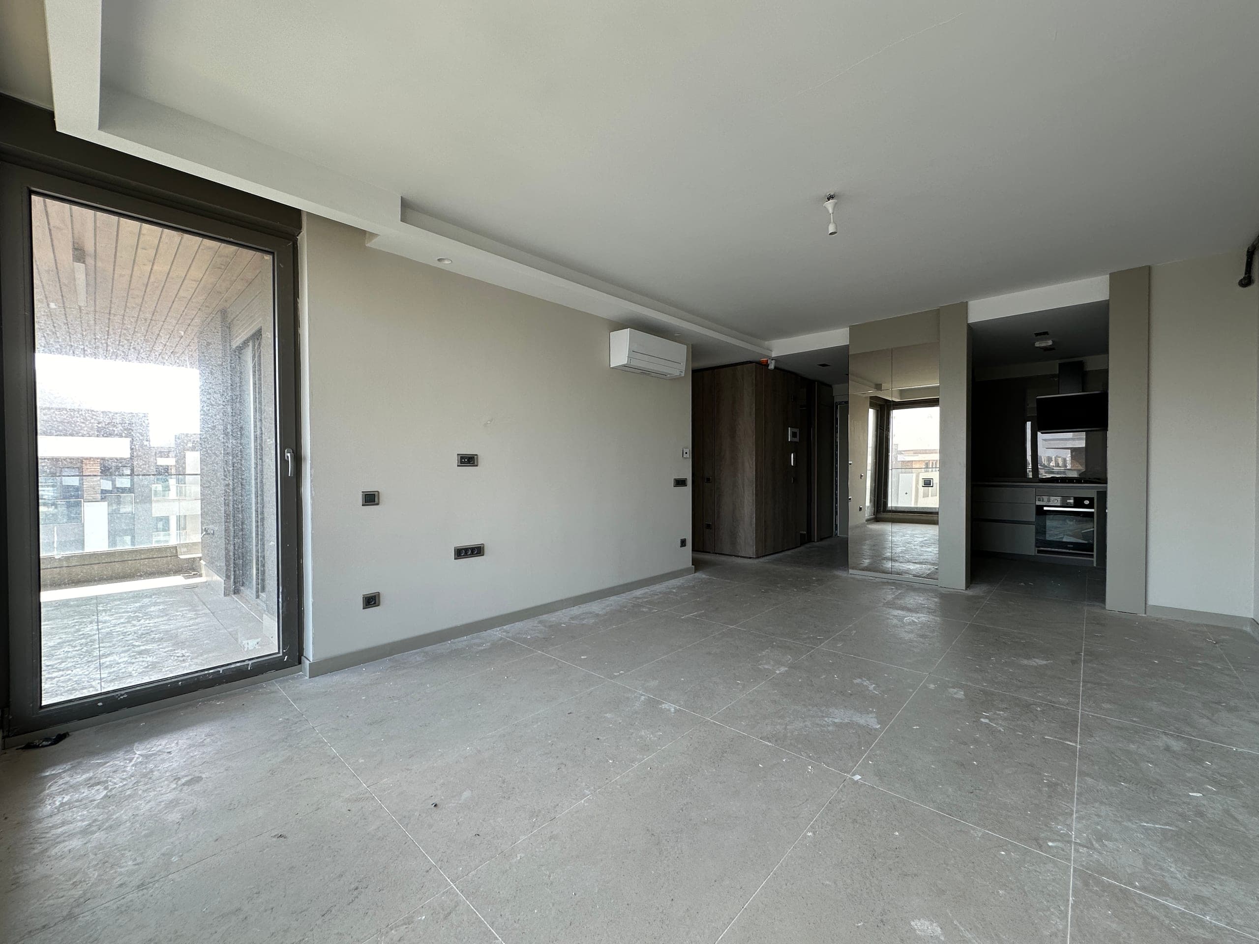 ÖZPINARLAR CASAMAX SİTESİ 2+1 ARAKAT SATILIK DAİRE