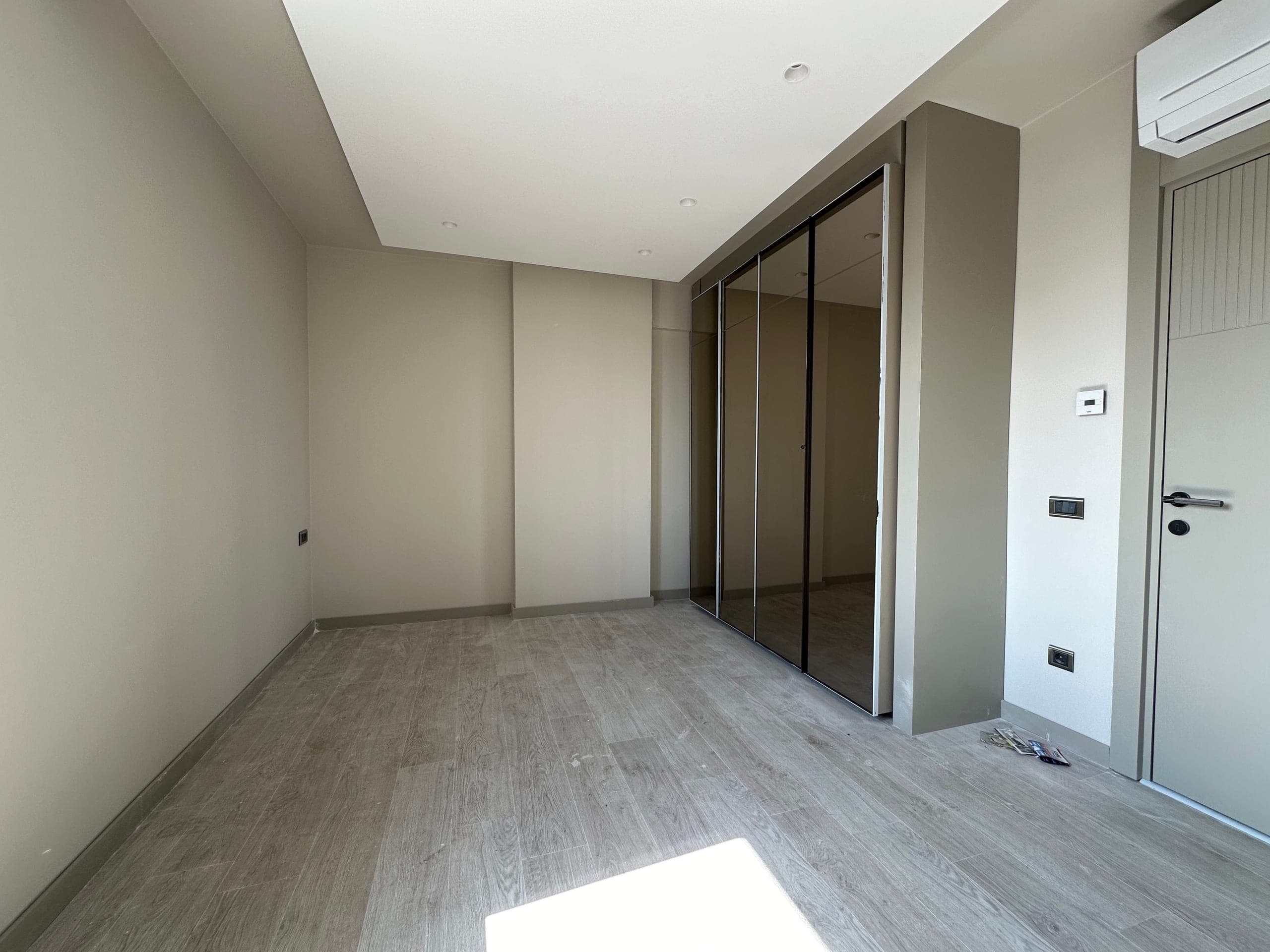 ÖZPINARLAR CASAMAX SİTESİ 2+1 ARAKAT SATILIK DAİRE