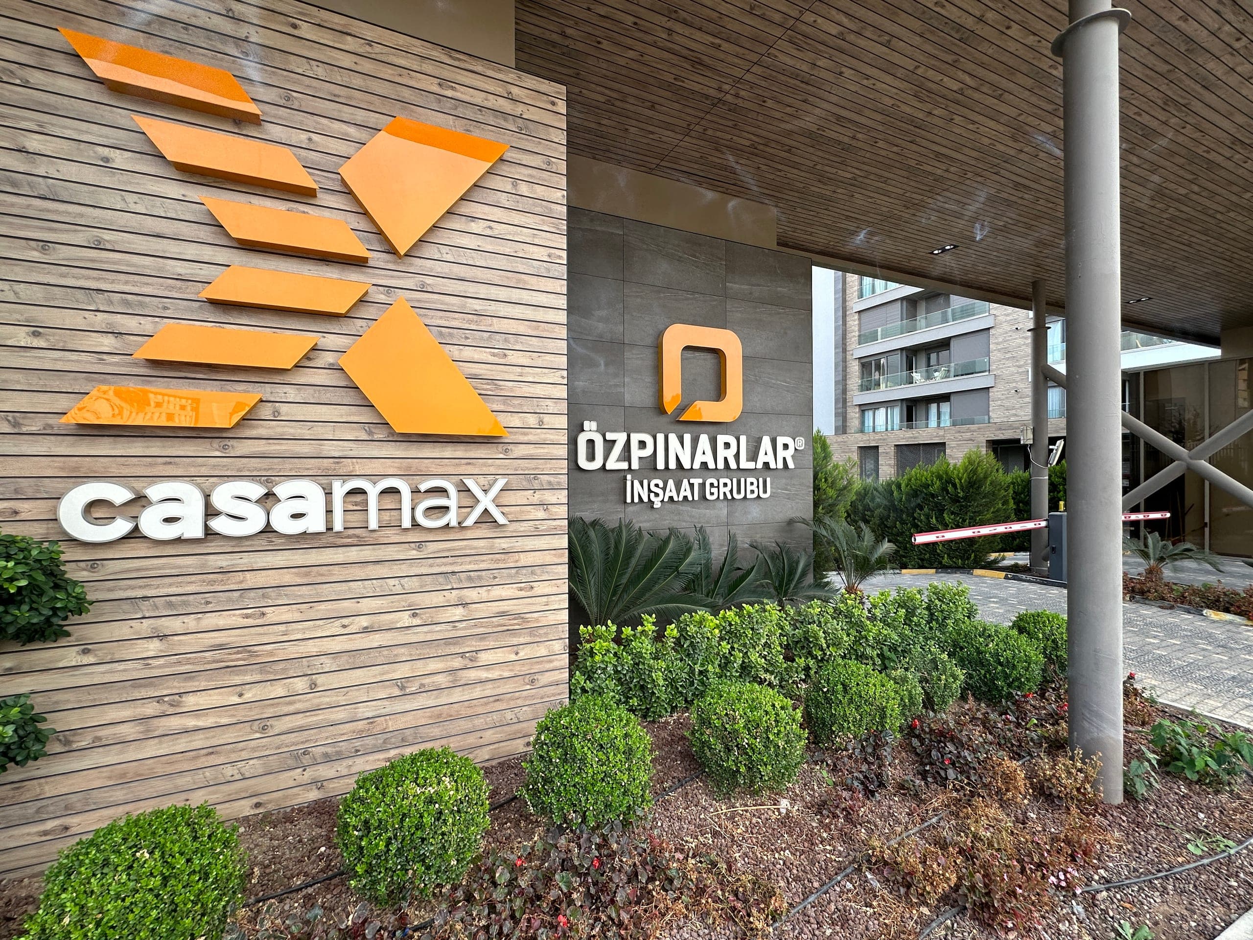 ÖZPINARLAR CASAMAX SİTESİ 2+1 ARAKAT SATILIK DAİRE