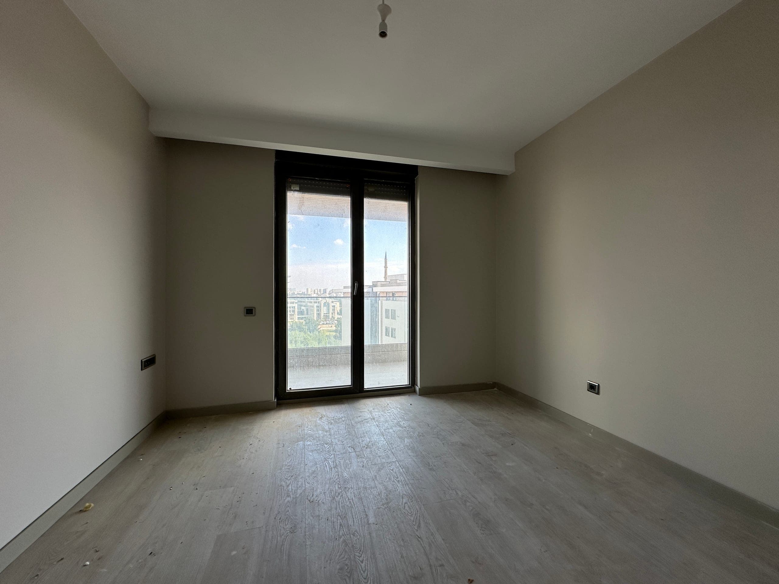 ÖZPINARLAR CASAMAX SİTESİ 2+1 ARAKAT SATILIK DAİRE