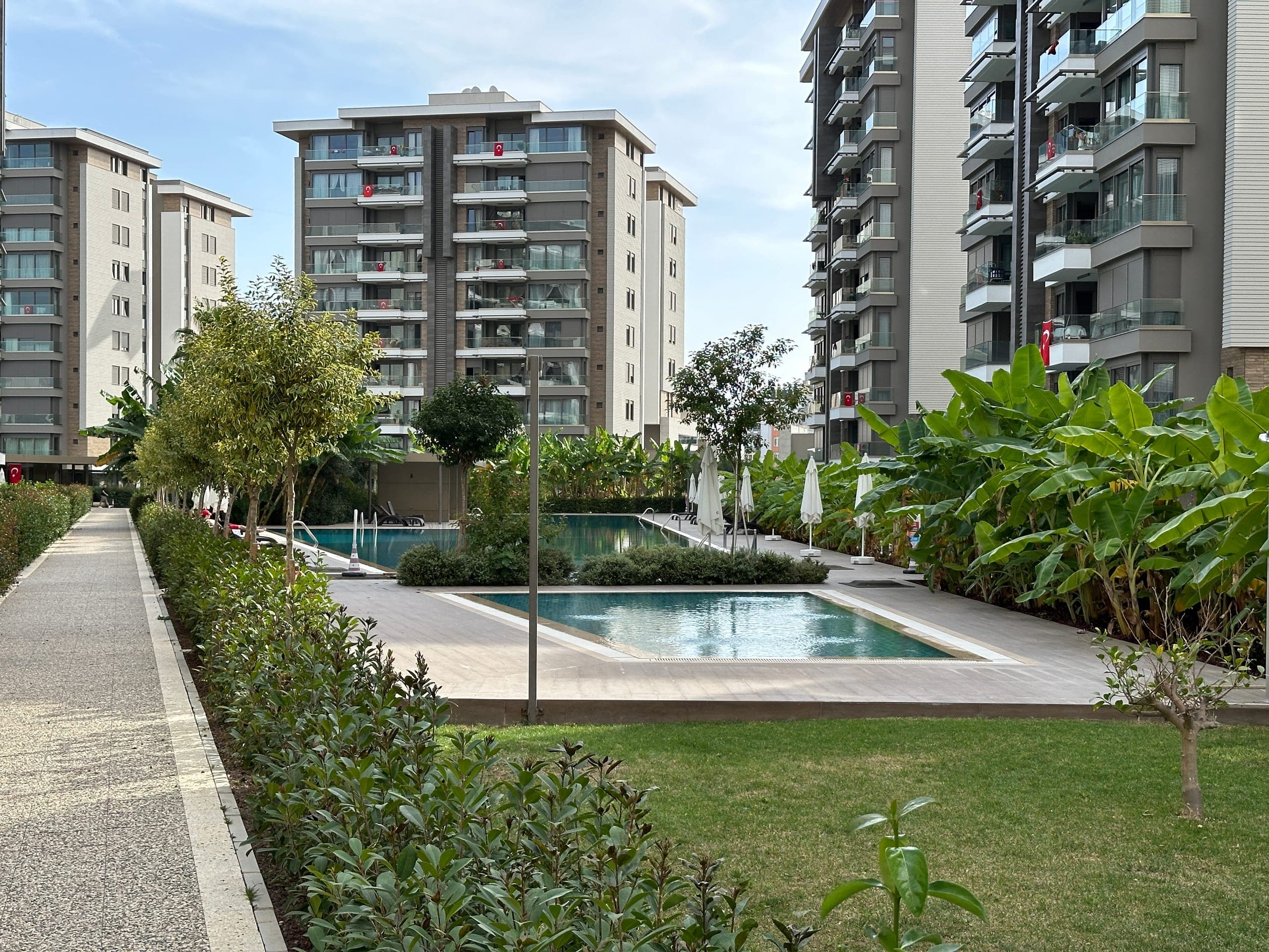 ÖZPINARLAR CASAMAX SİTESİ 2+1 ARAKAT SATILIK DAİRE