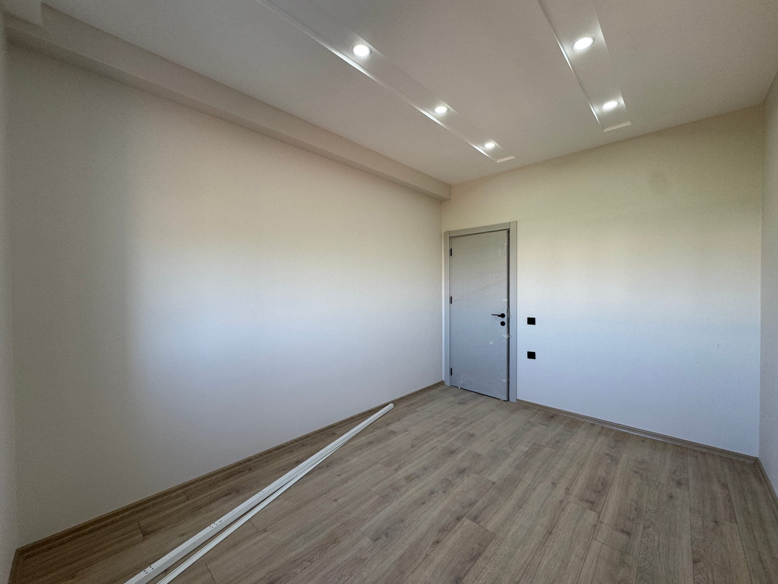DÖŞEMEALTI BAHÇEYAKA MH 4+1 320M2 DUBLEX DAİRE