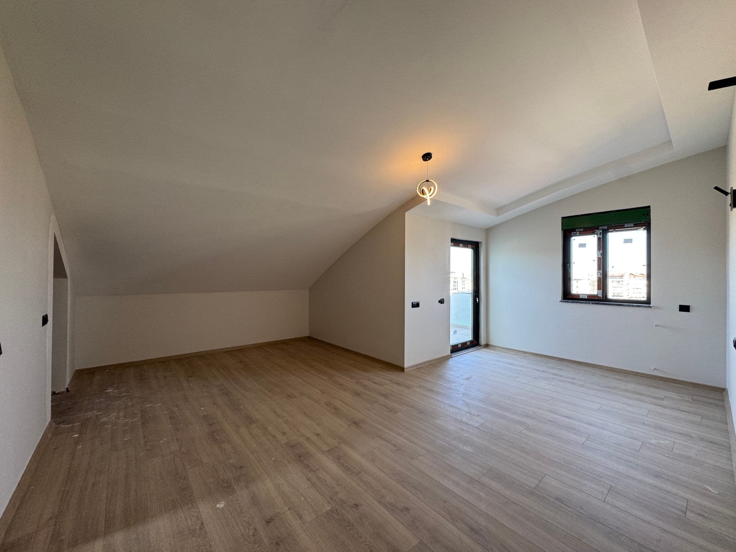 DÖŞEMEALTI BAHÇEYAKA MH 4+1 320M2 DUBLEX DAİRE