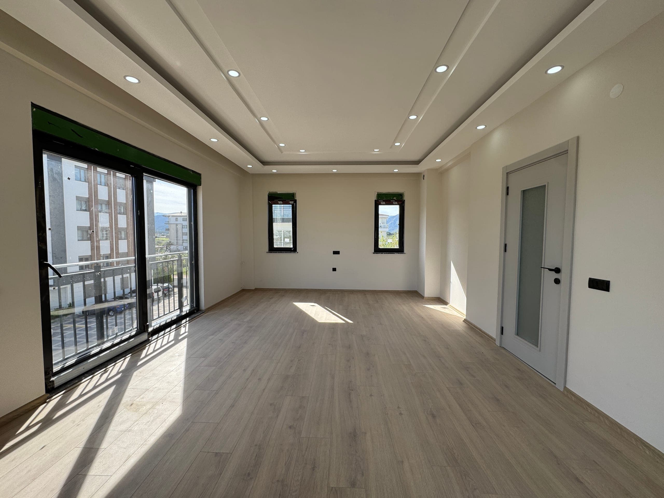 DÖŞEMEALTI BAHÇEYAKA MH 4+1 320M2 DUBLEX DAİRE