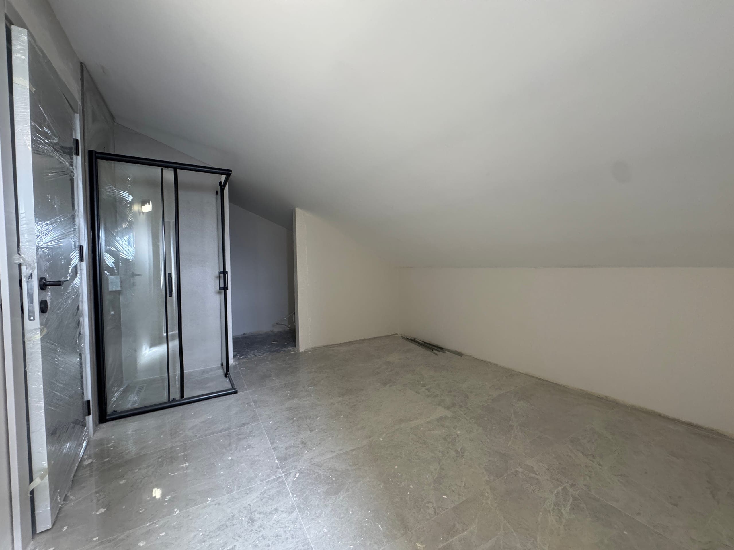 DÖŞEMEALTI BAHÇEYAKA MH 4+1 320M2 DUBLEX DAİRE