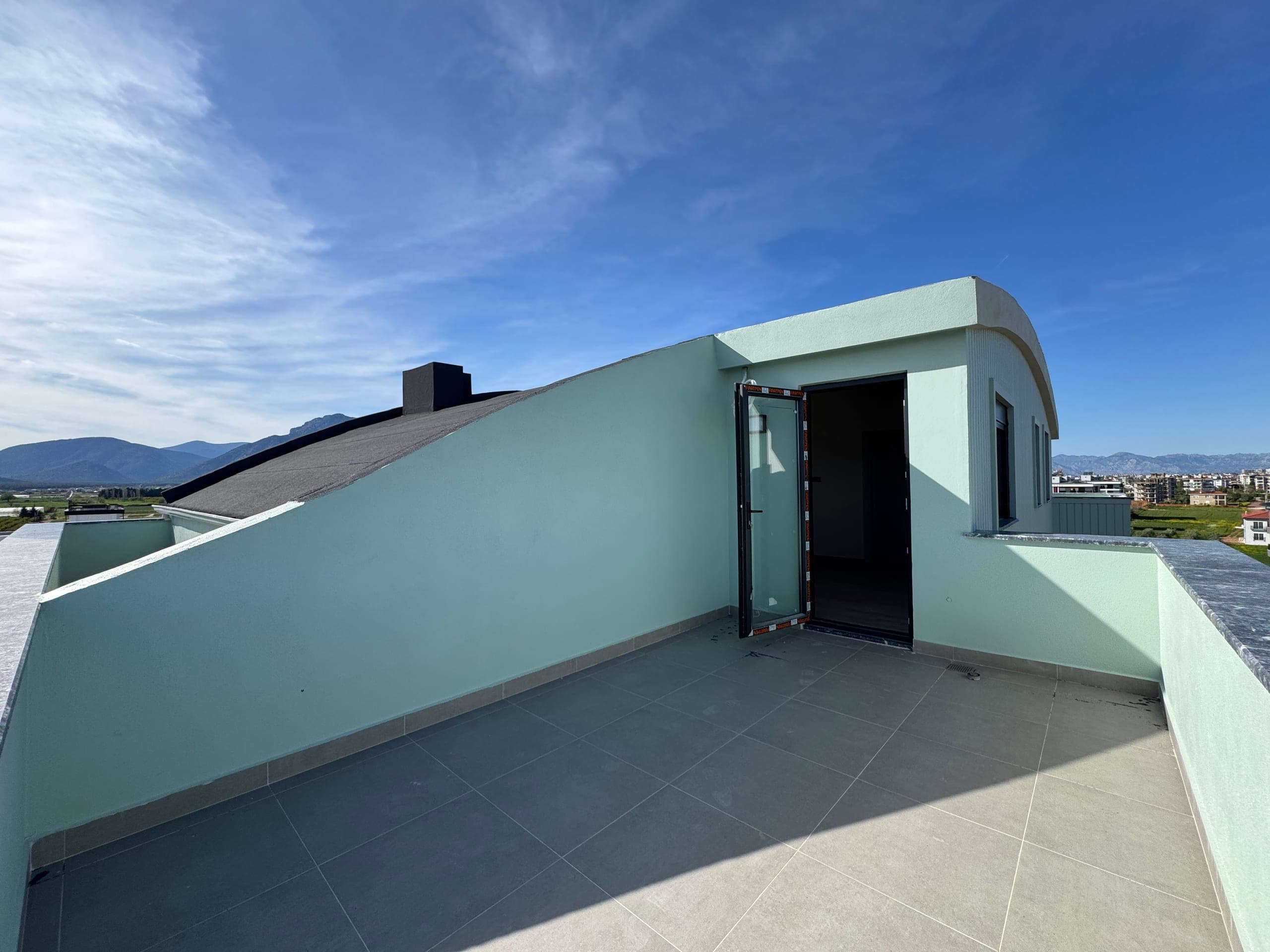 DÖŞEMEALTI BAHÇEYAKA MH 4+1 320M2 DUBLEX DAİRE