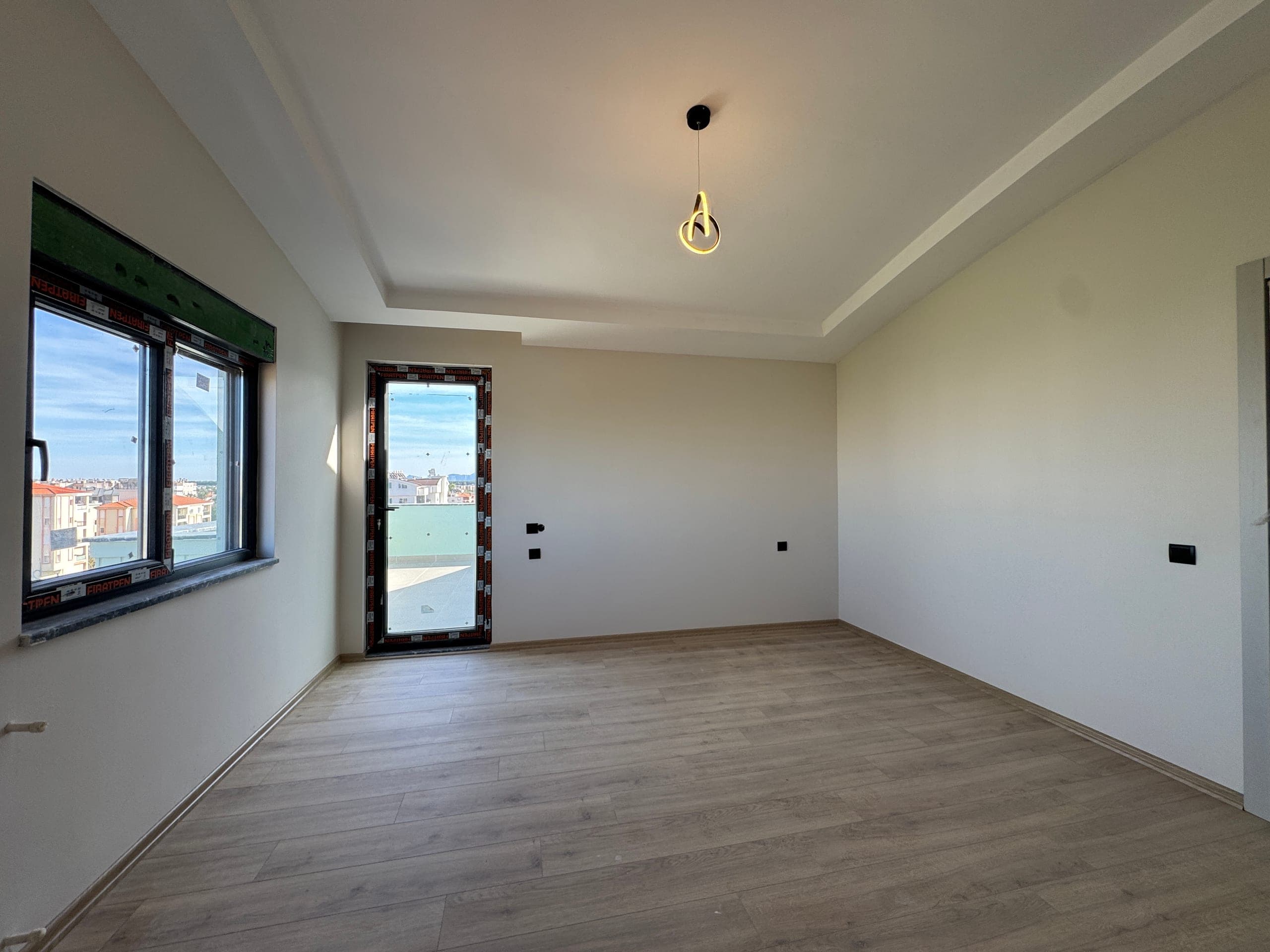 DÖŞEMEALTI BAHÇEYAKA MH 4+1 320M2 DUBLEX DAİRE