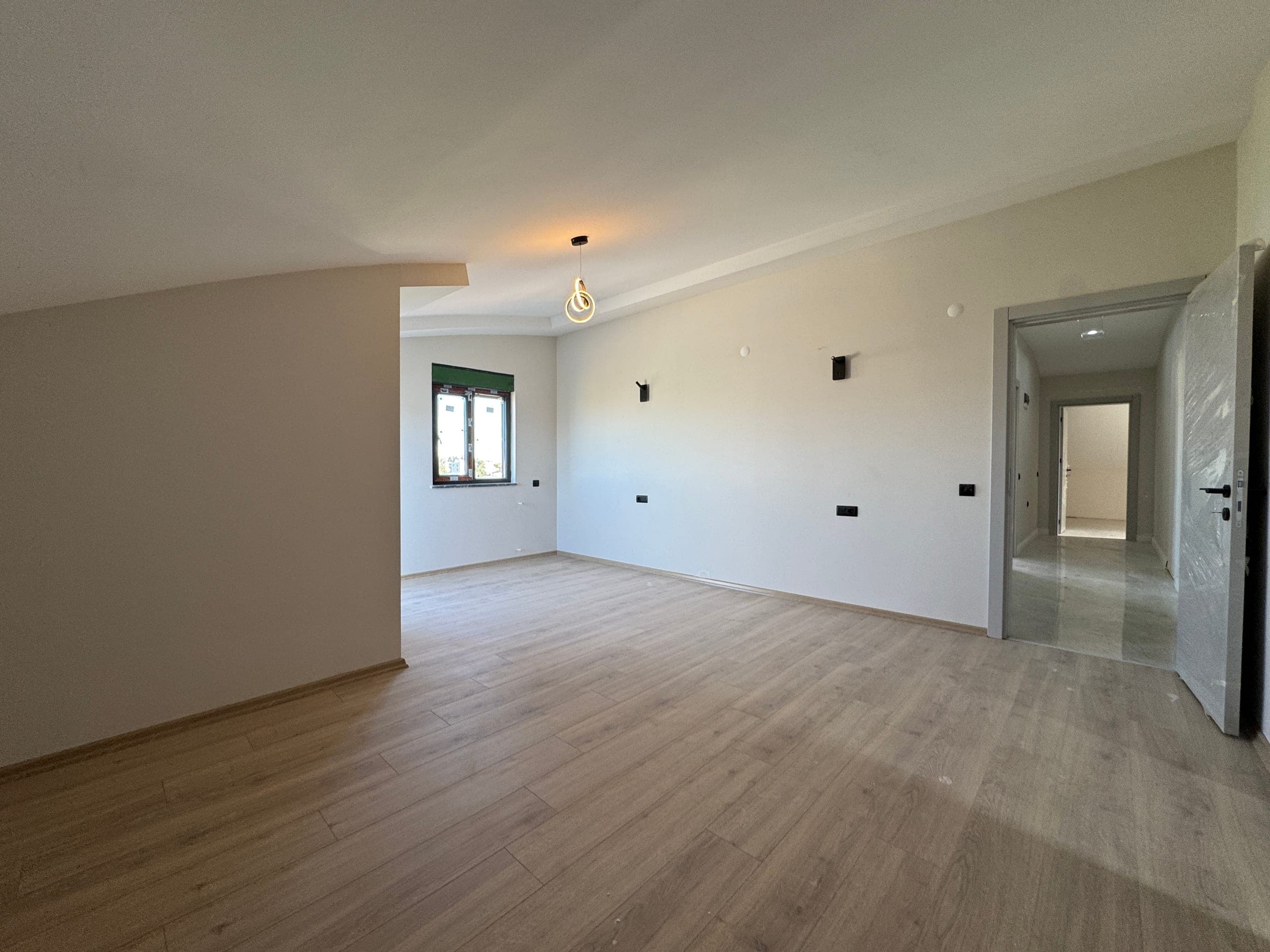 DÖŞEMEALTI BAHÇEYAKA MH 4+1 320M2 DUBLEX DAİRE