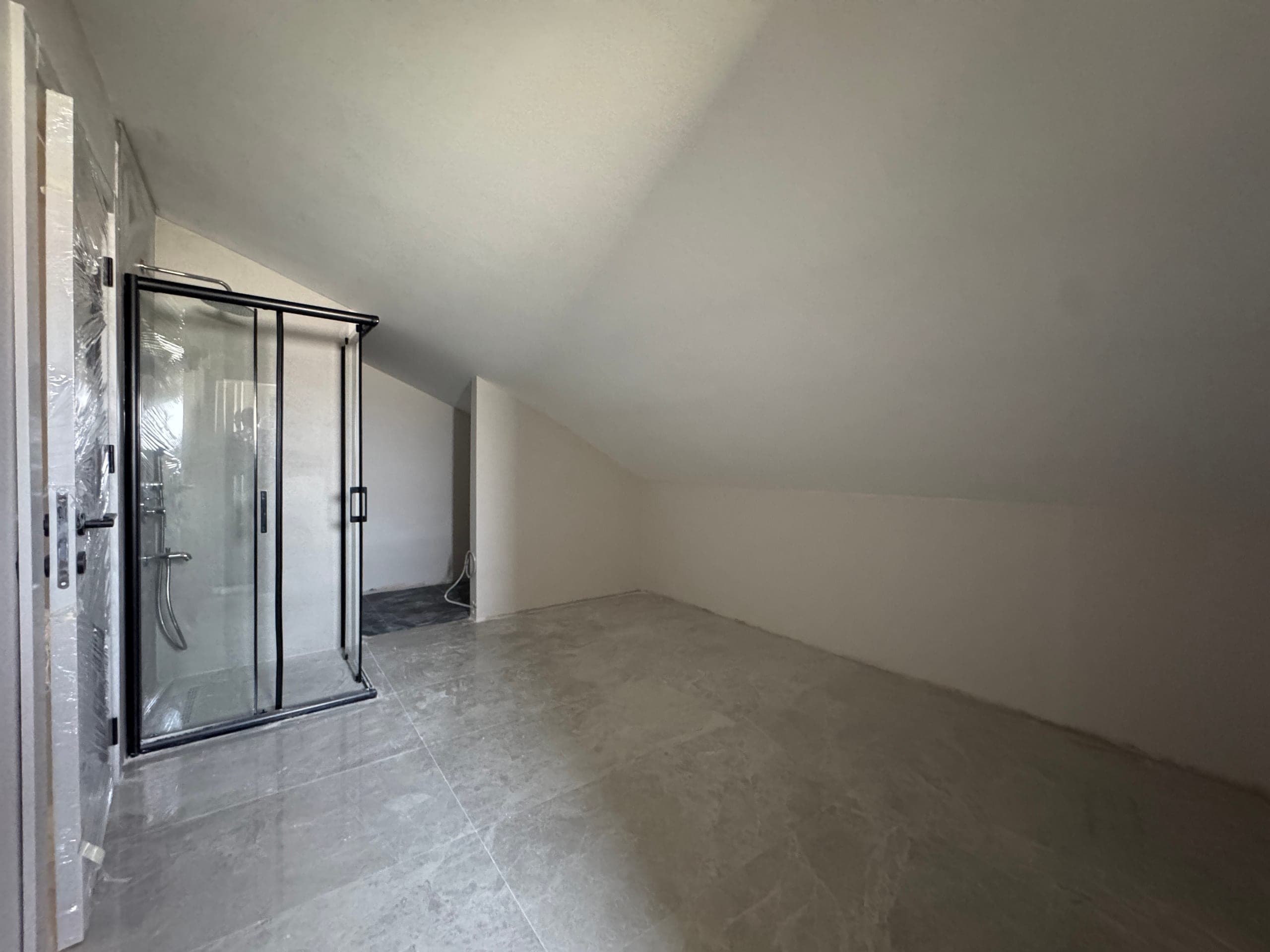 DÖŞEMEALTI BAHÇEYAKA MH 4+1 320M2 DUBLEX DAİRE