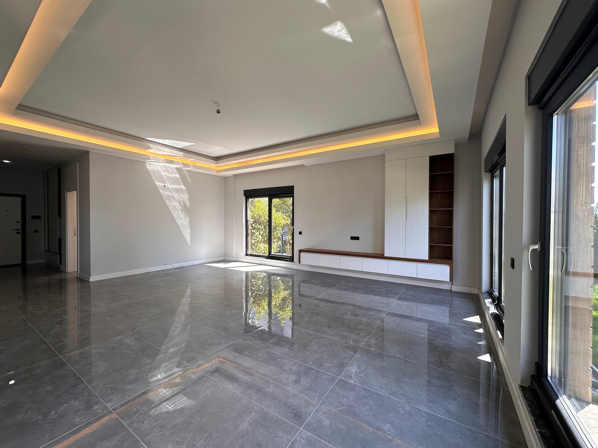 ALTINKALE'DE SİTE İÇERİSİNDE MÜSTAKİL HAVUZLU 5+1 SATILIK VİLLA