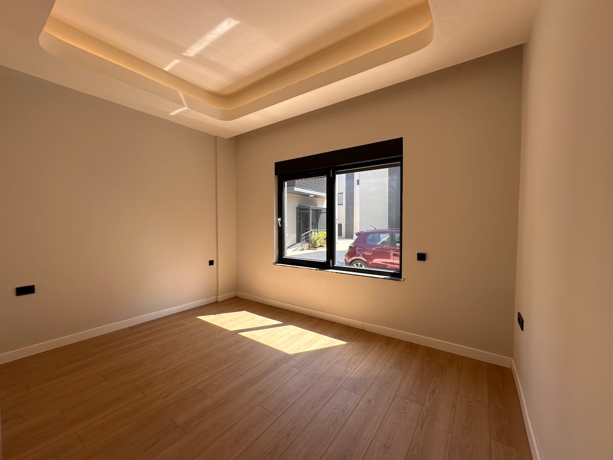 ALTINKALE'DE SİTE İÇERİSİNDE MÜSTAKİL HAVUZLU 5+1 SATILIK VİLLA