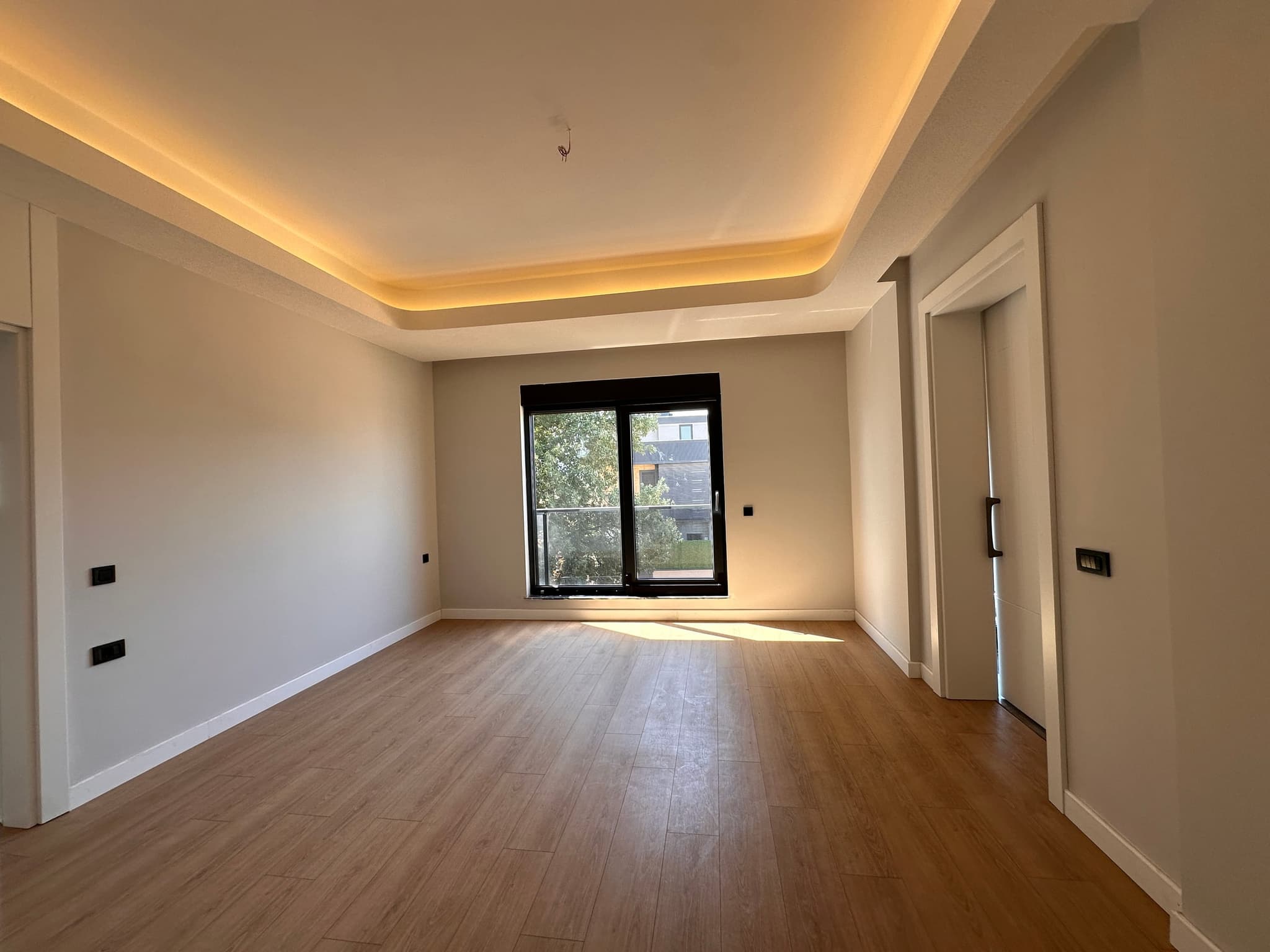 ALTINKALE'DE SİTE İÇERİSİNDE MÜSTAKİL HAVUZLU 5+1 SATILIK VİLLA