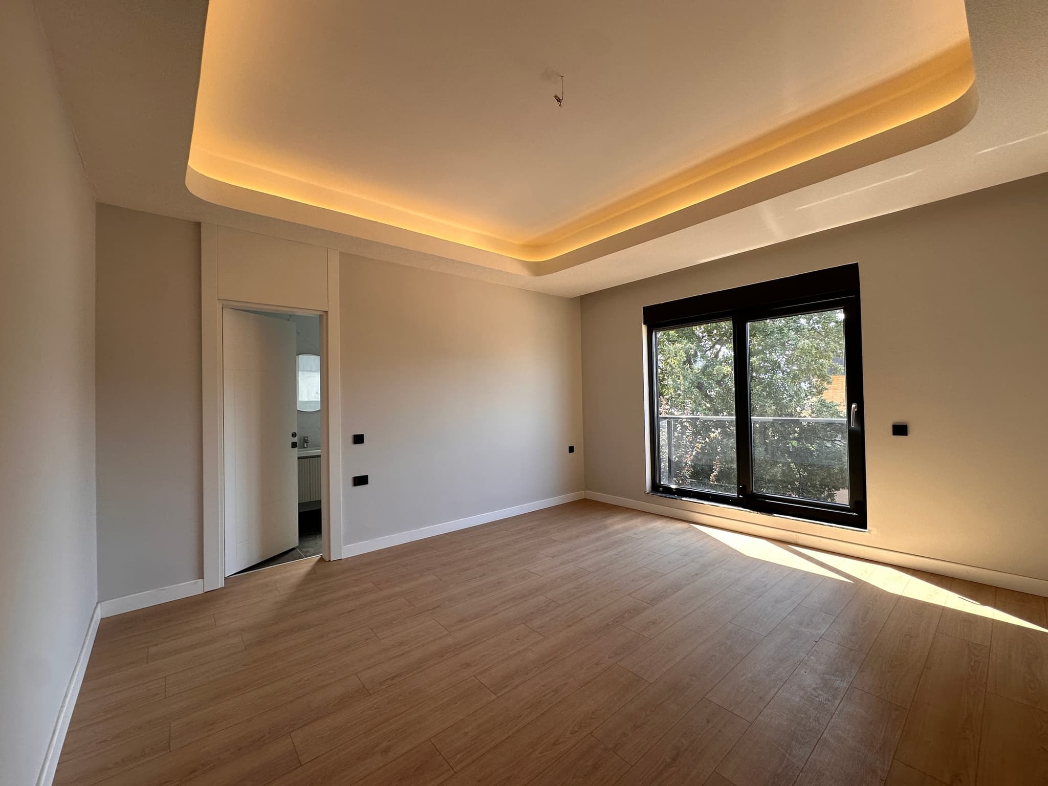 ALTINKALE'DE SİTE İÇERİSİNDE MÜSTAKİL HAVUZLU 5+1 SATILIK VİLLA