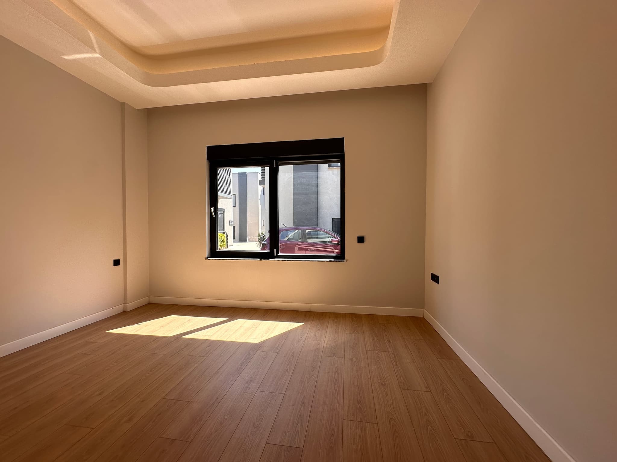 ALTINKALE'DE SİTE İÇERİSİNDE MÜSTAKİL HAVUZLU 5+1 SATILIK VİLLA