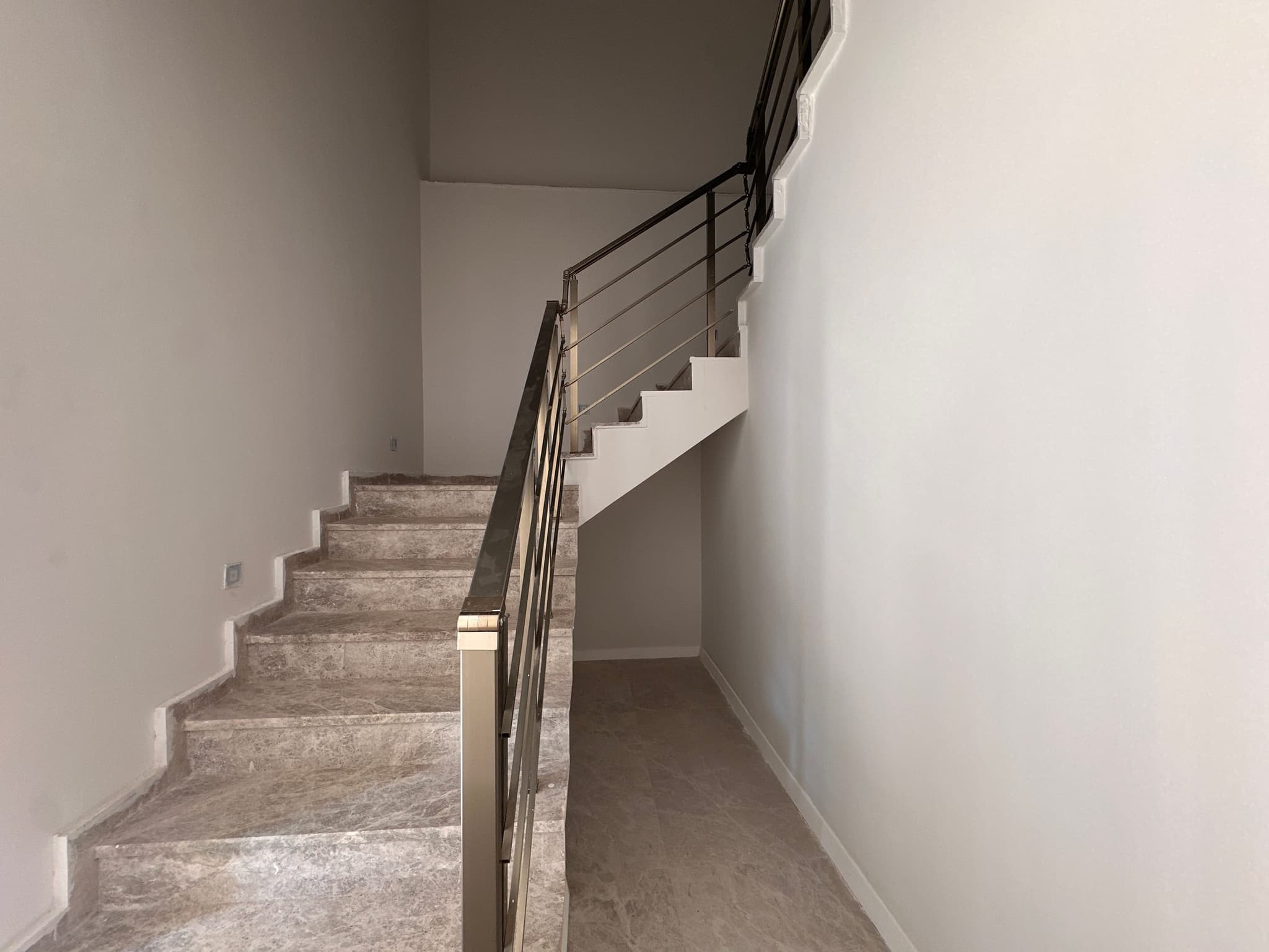 ALTINKALE'DE SİTE İÇERİSİNDE MÜSTAKİL 5+1 LÜKS SATILIK VİLLA