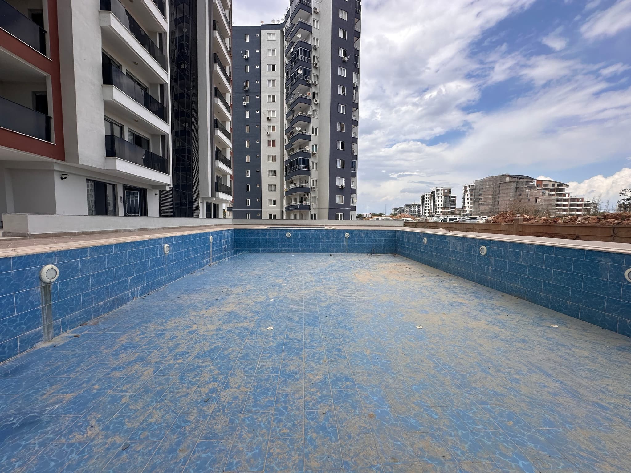 ALTINTAŞ MH 2+1 1.KAT HAVUZLU SİTE İÇİ SATILIK DAİRE