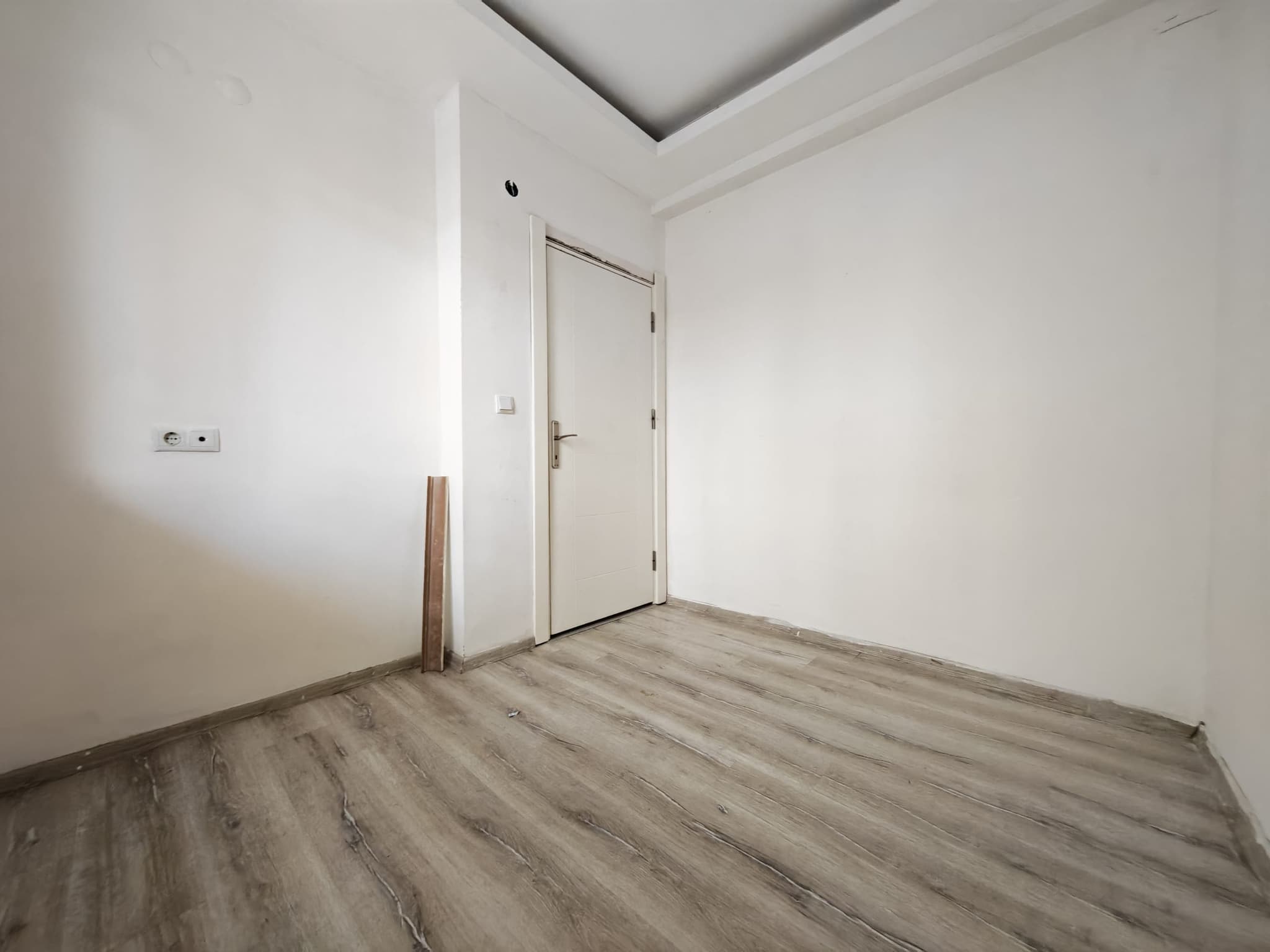 GÖÇERLERDE HAVUZLU SİTEDE 1+1 YÜKSEK GİRİŞ