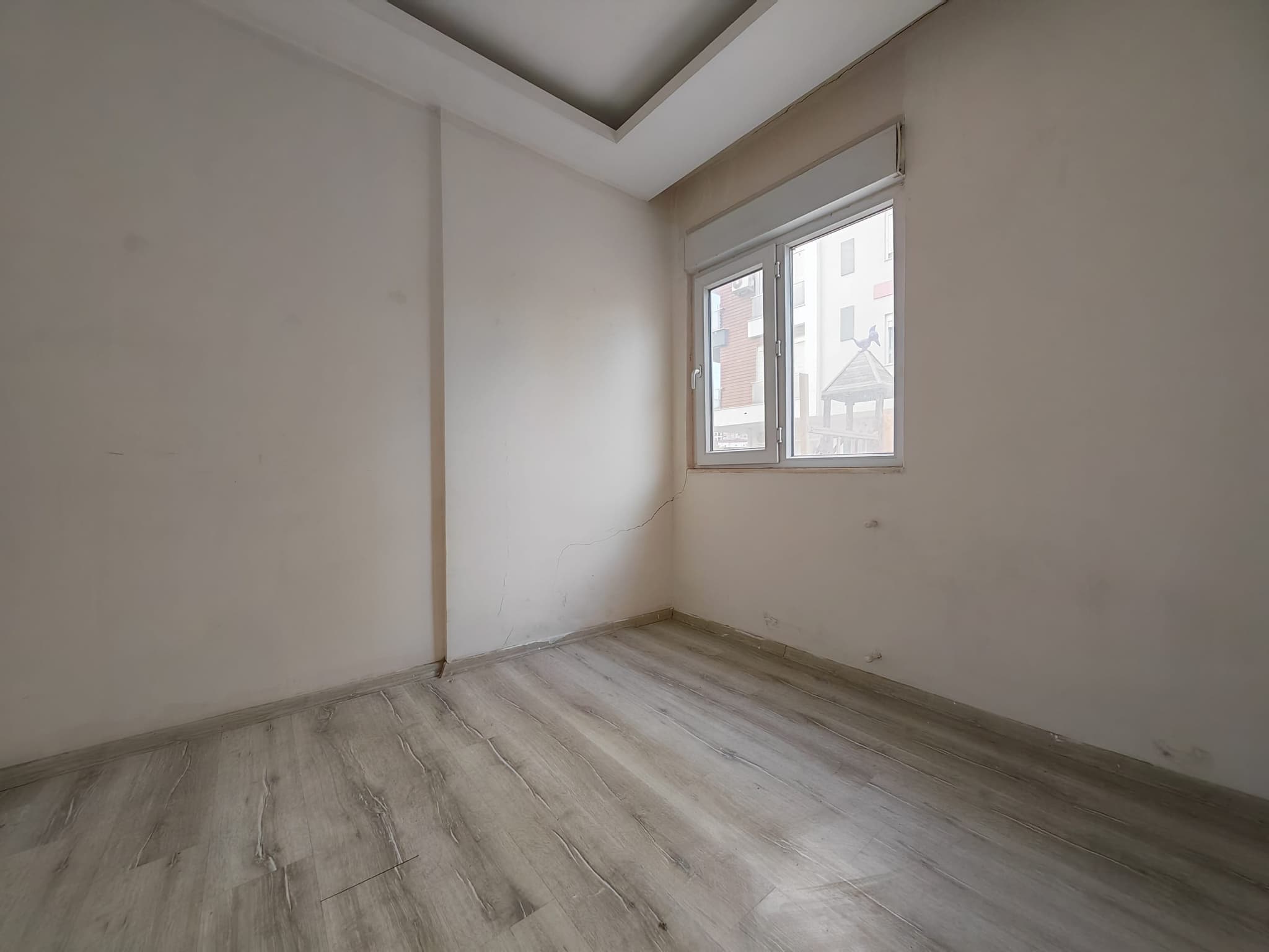 GÖÇERLERDE HAVUZLU SİTEDE 1+1 YÜKSEK GİRİŞ