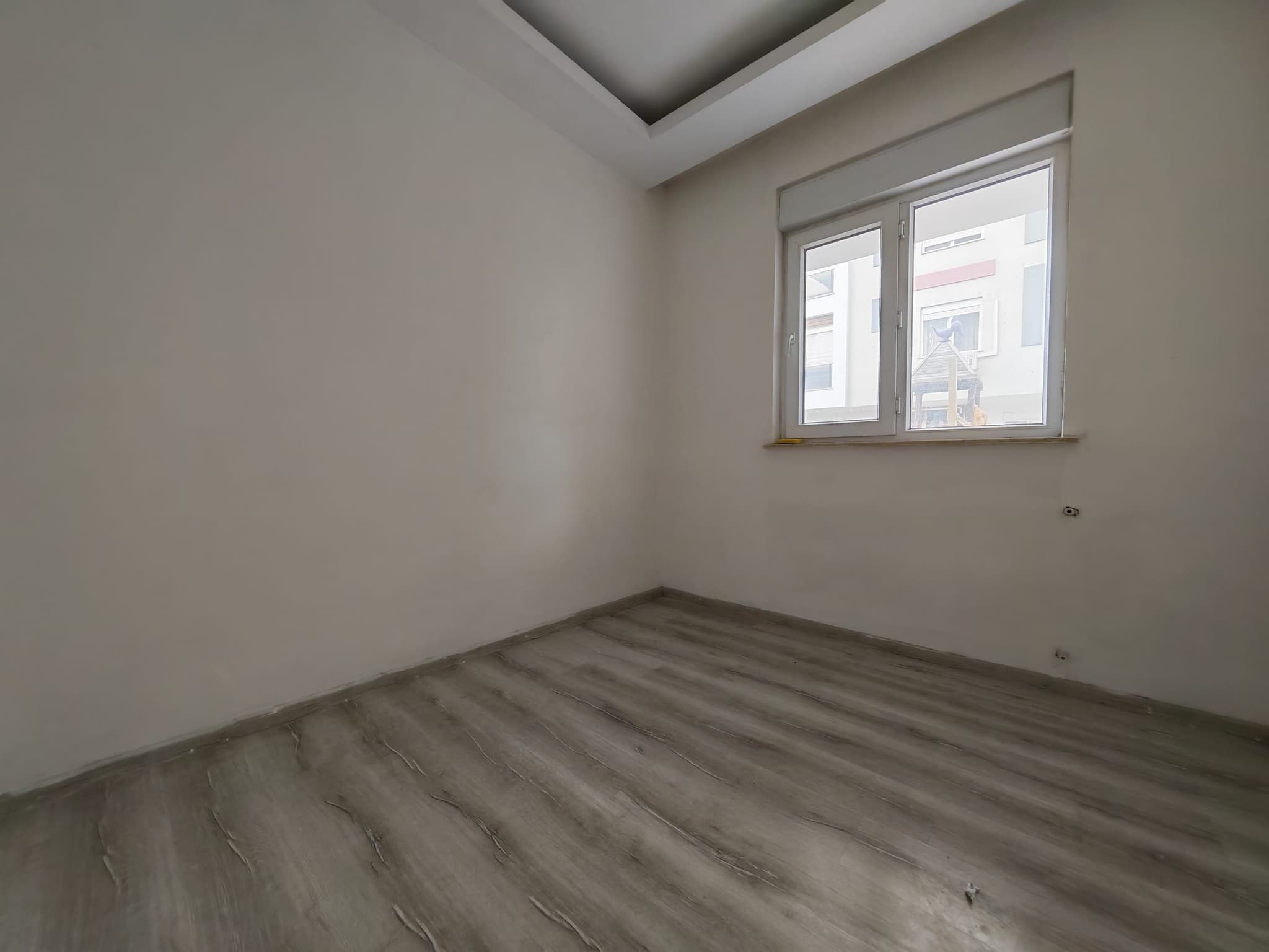 GÖÇERLERDE HAVUZLU SİTEDE 1+1 YÜKSEK GİRİŞ