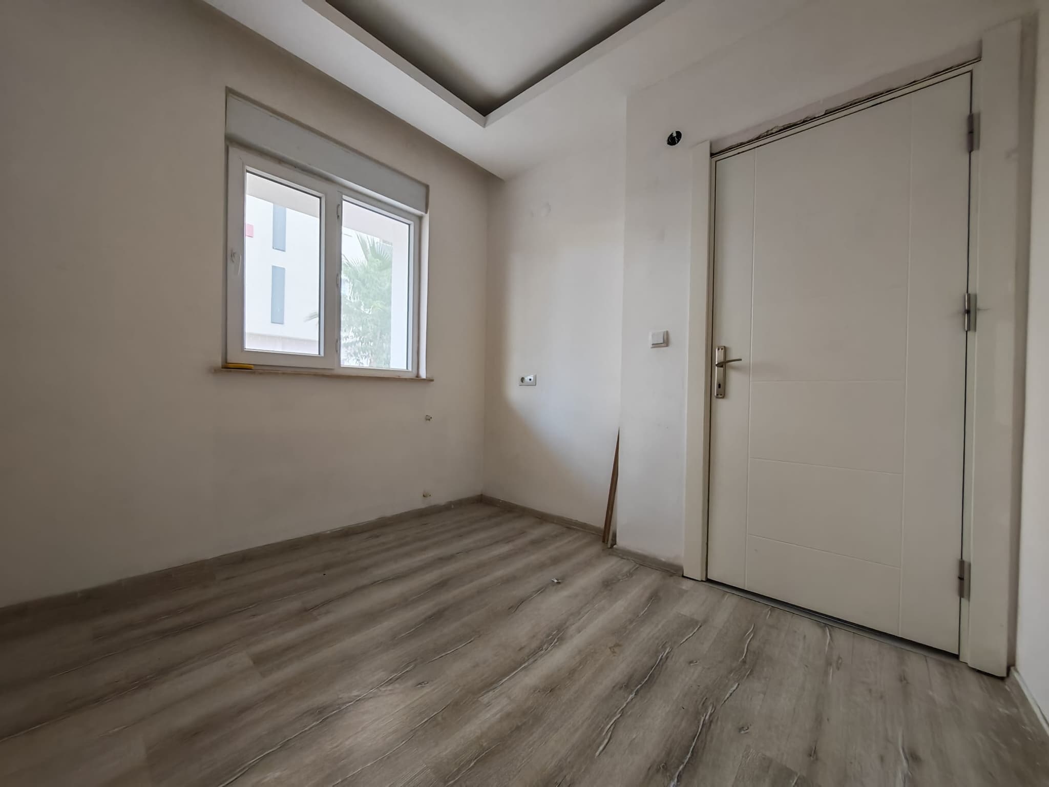 GÖÇERLERDE HAVUZLU SİTEDE 1+1 YÜKSEK GİRİŞ