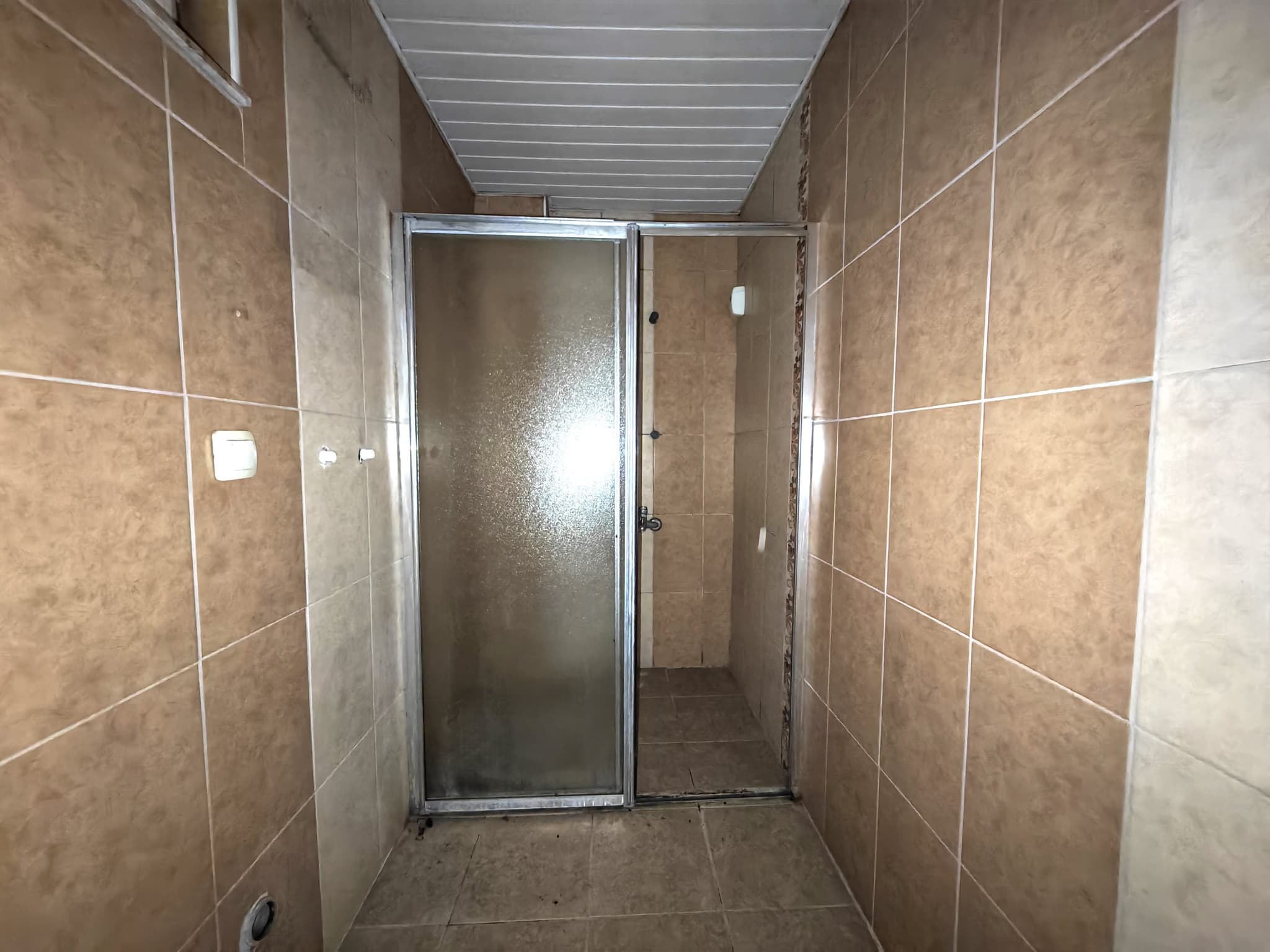 DUTLUBAHÇE'DE EMİN EVİME UYGUN 1+1 AYRI MUTFAK PARK KARŞISI